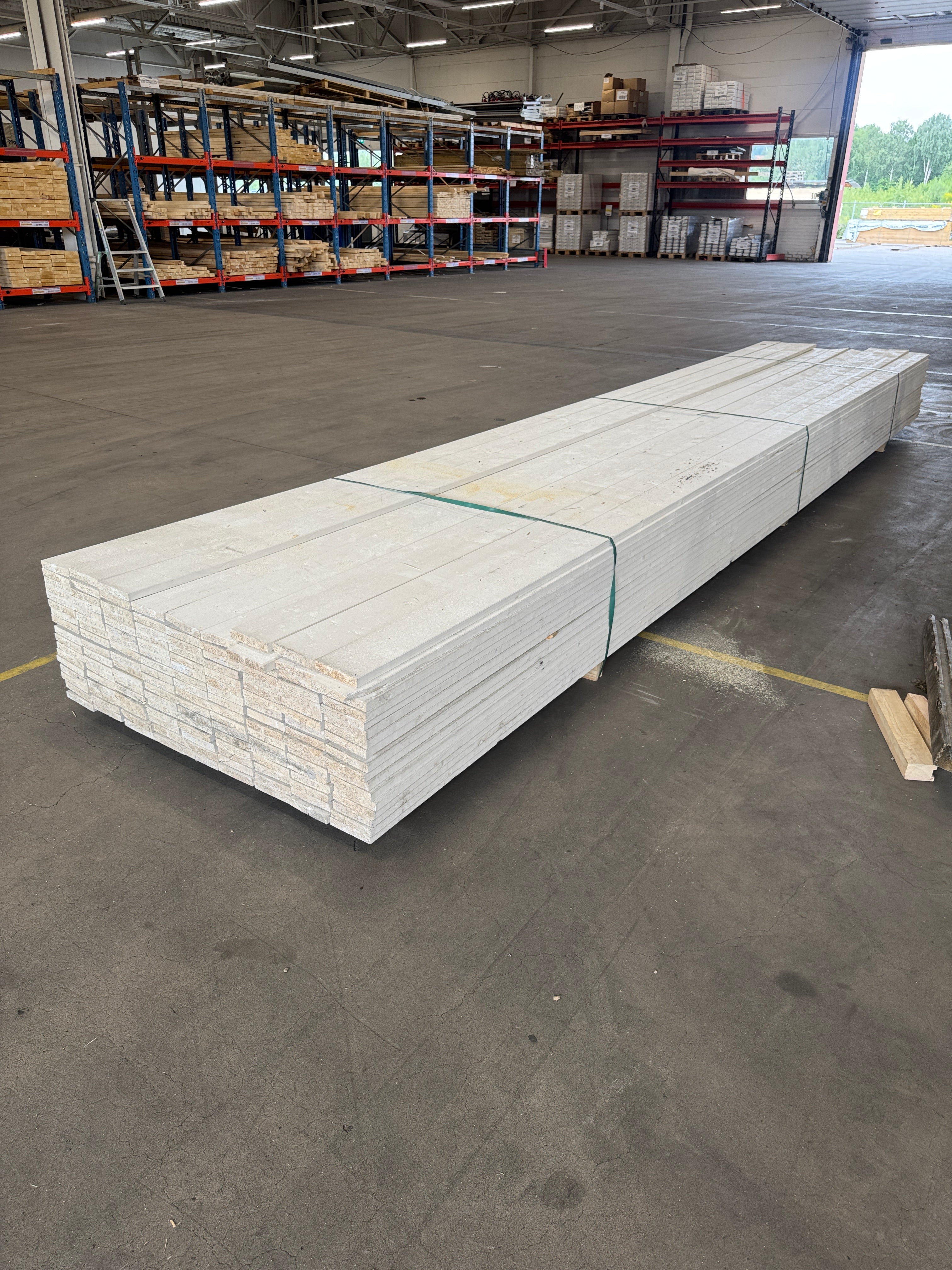 Paket Finsågade Brädor 22x120mm 5.40m Grundmålad 150st