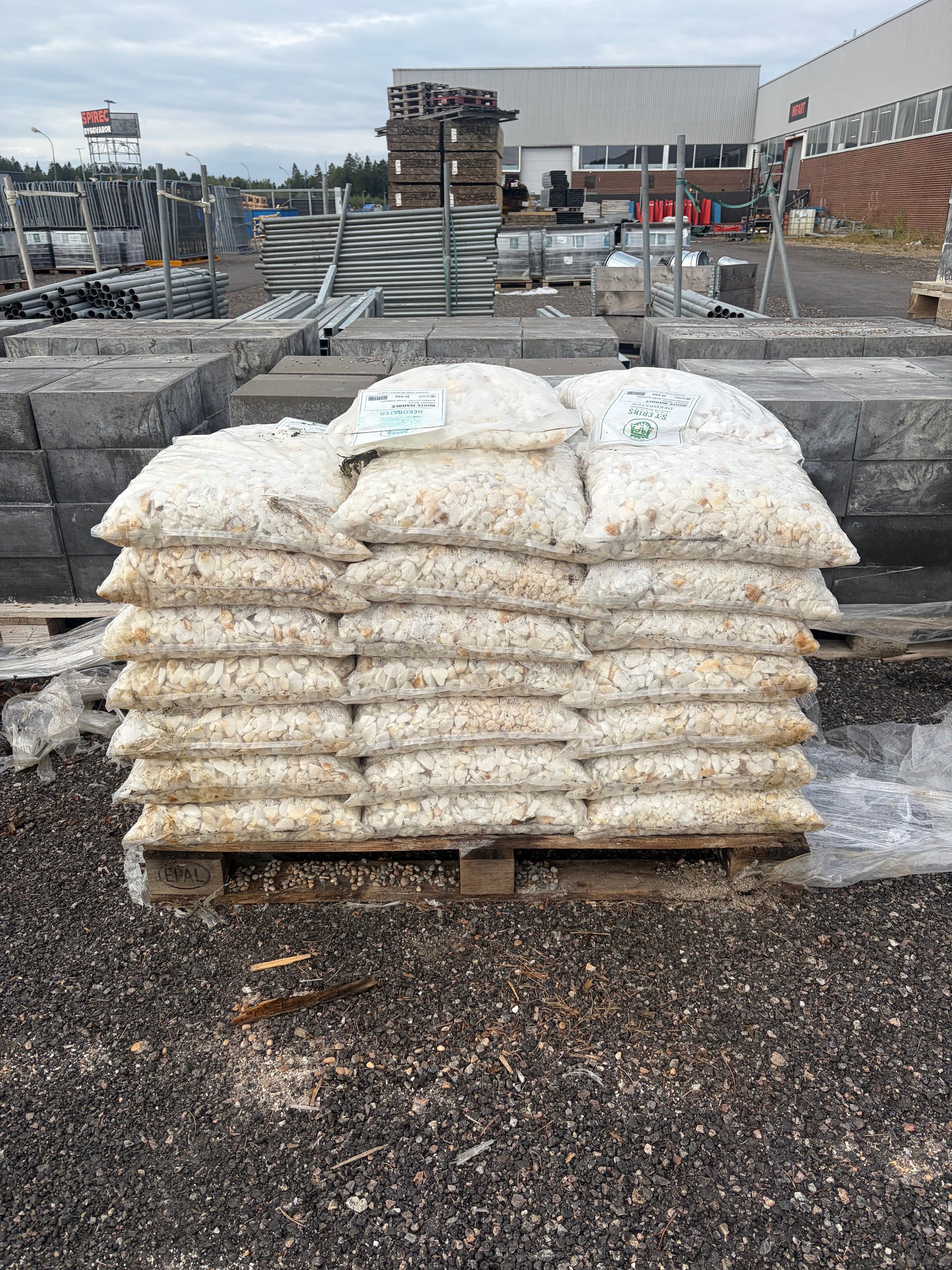 Pall Dekorsten Vit Marmor 20–40mm – 44 säckar