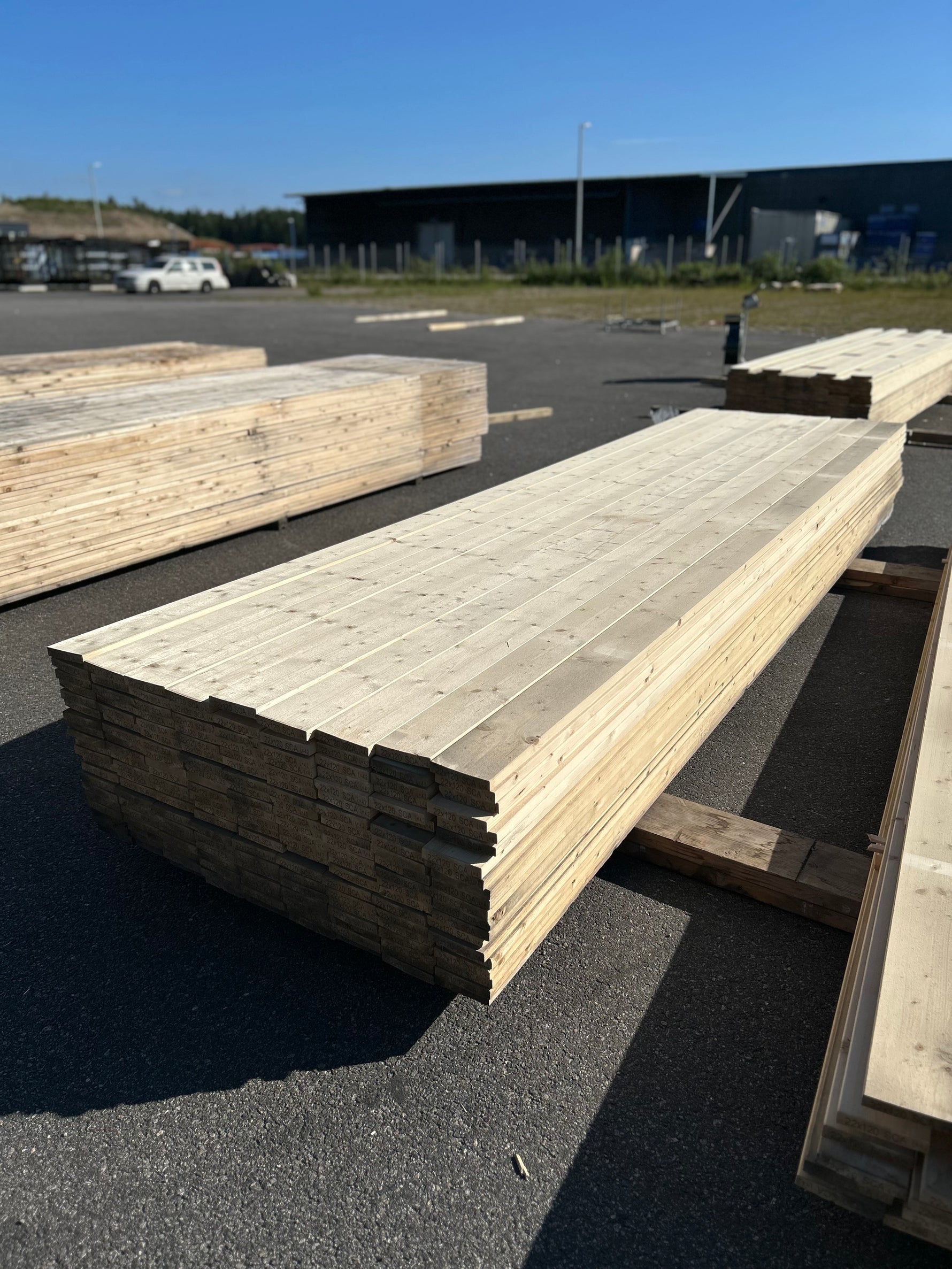 Paket Finsågade Brädor 22x120mm, 180st 4.20m- Väderbitet