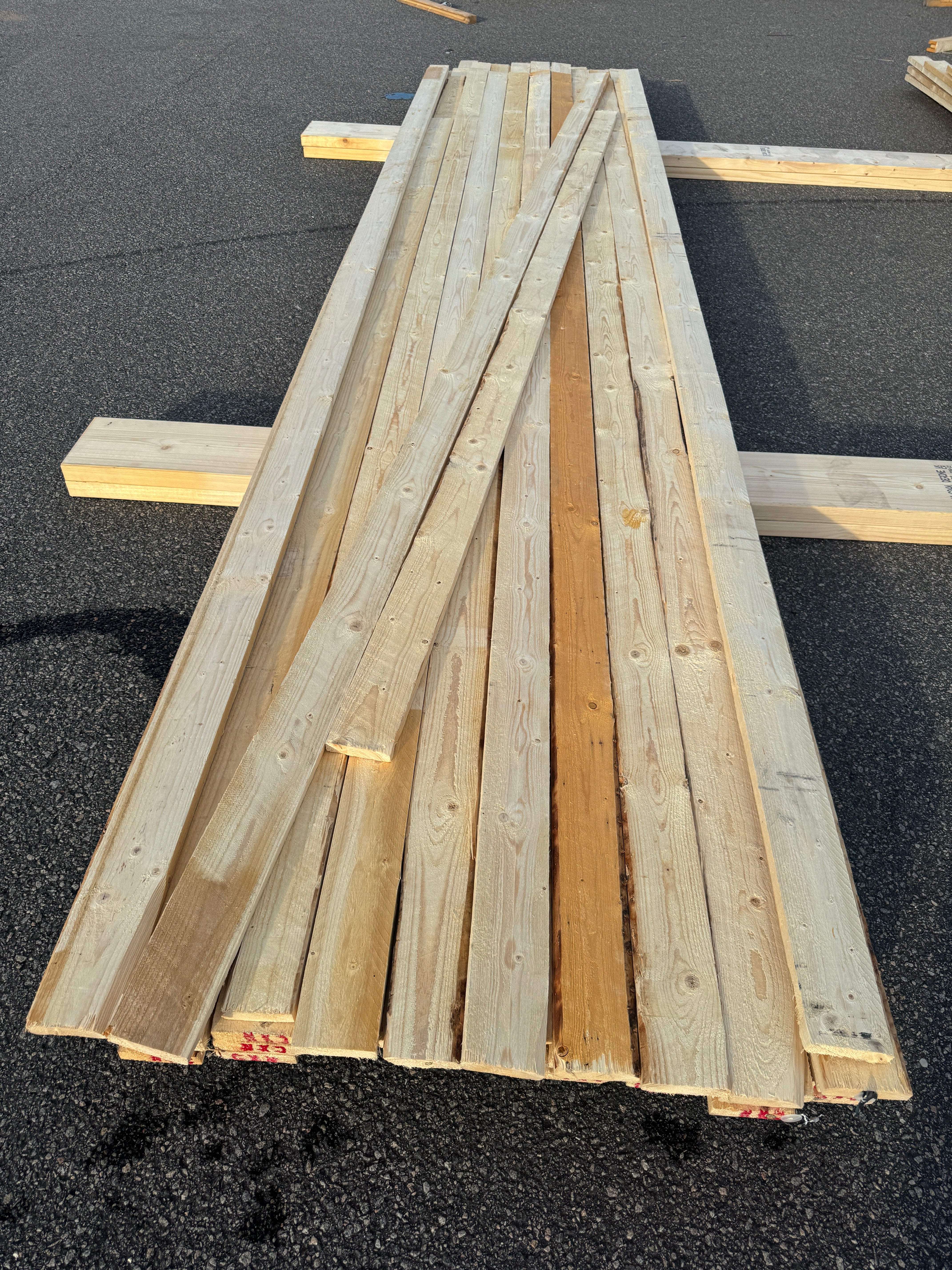 Paket Brädor 22x100mm Råsågad – 41 st (4,0–5,4 m, gran, obehandlad)