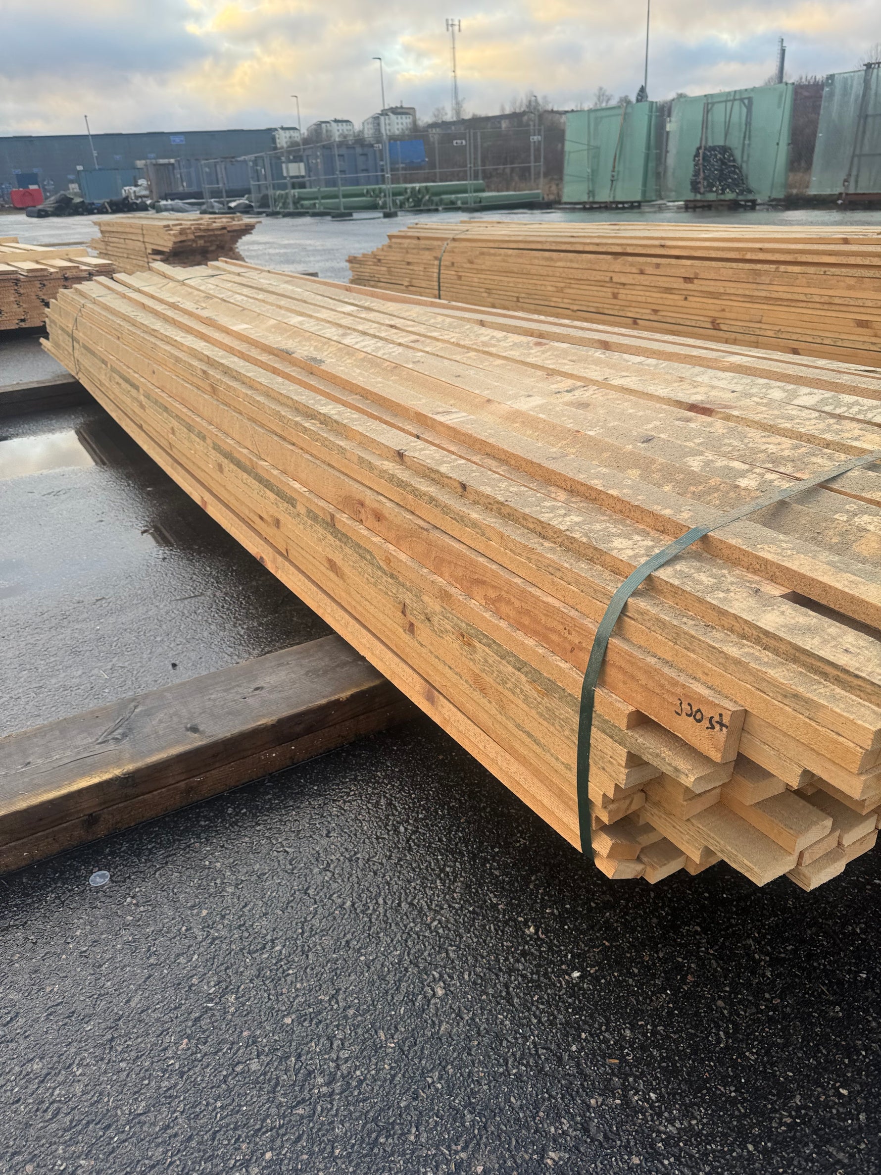 Paket Läkt 19x52 – ca 320 st (4,2–4,5 m, ohyvlade) - Spirec