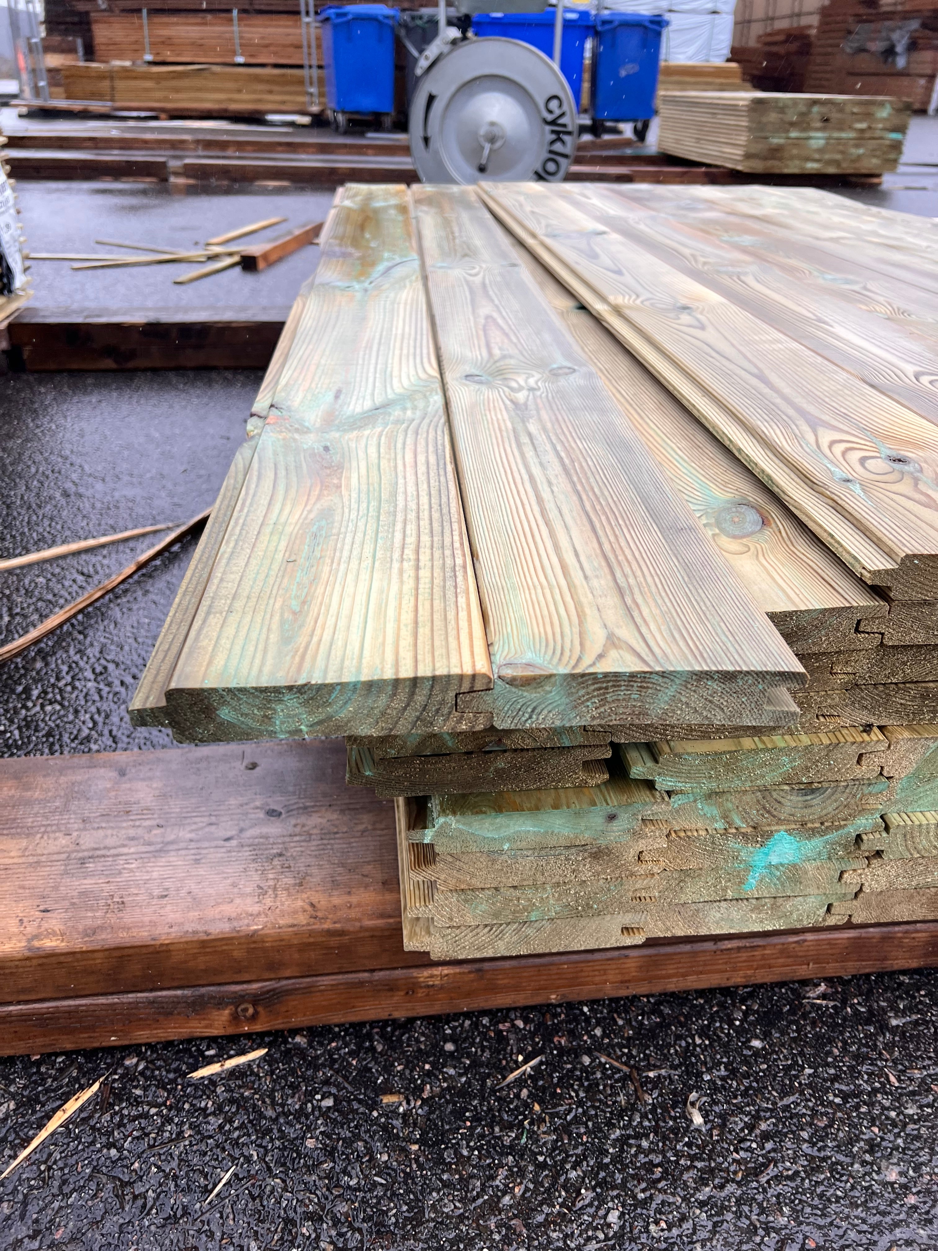 Paket Spontad Panel Hyvlad 27x145mm – 72 st 2.0m Tryckimpregnerad B-sort