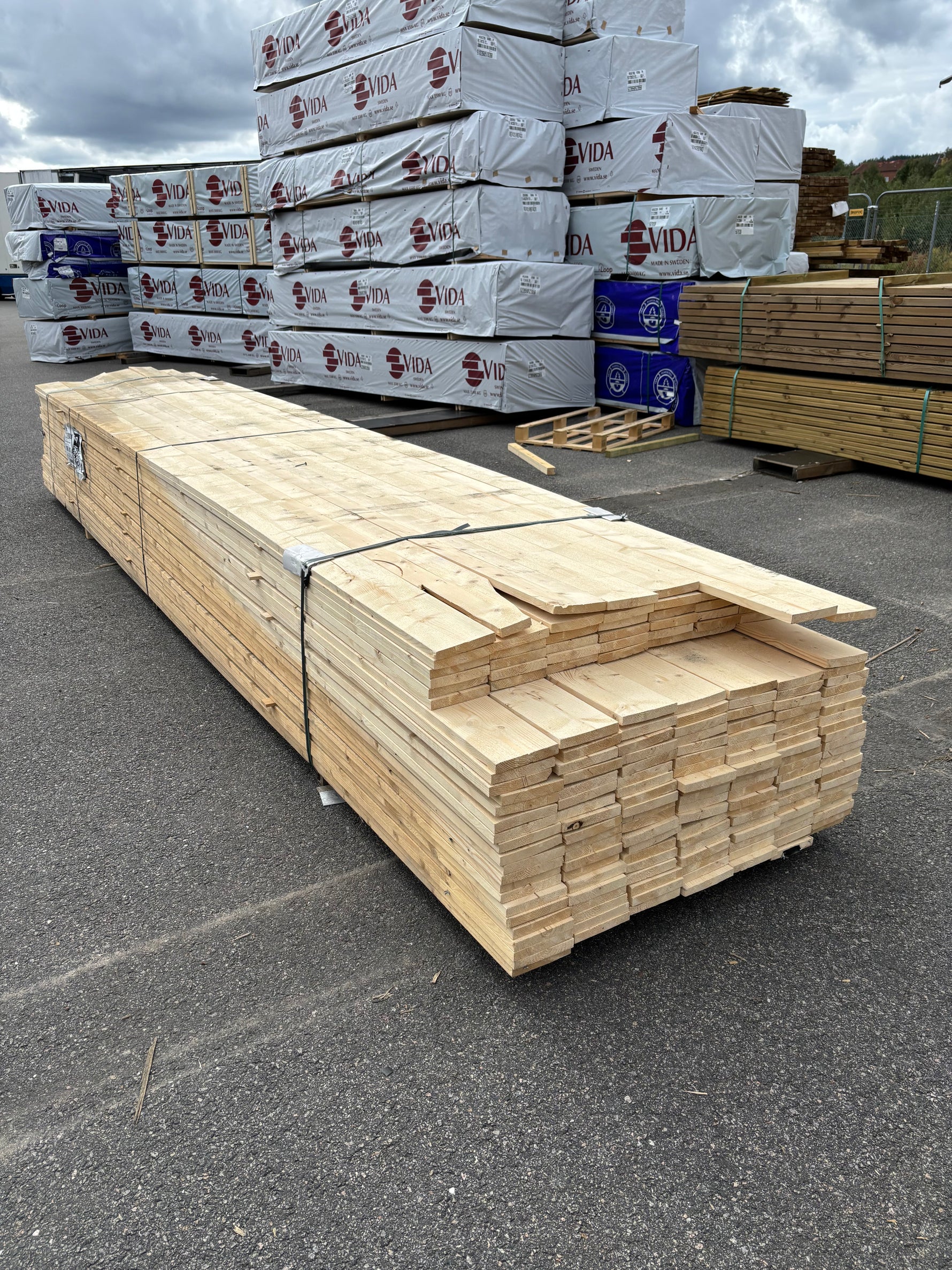 Paket Finsågade Brädor 22x145 mm – 5,10–5,40 m (B-sortering)