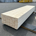 Paket Finsågade Brädor 28x145mm 133st 4.20m Grundmålad