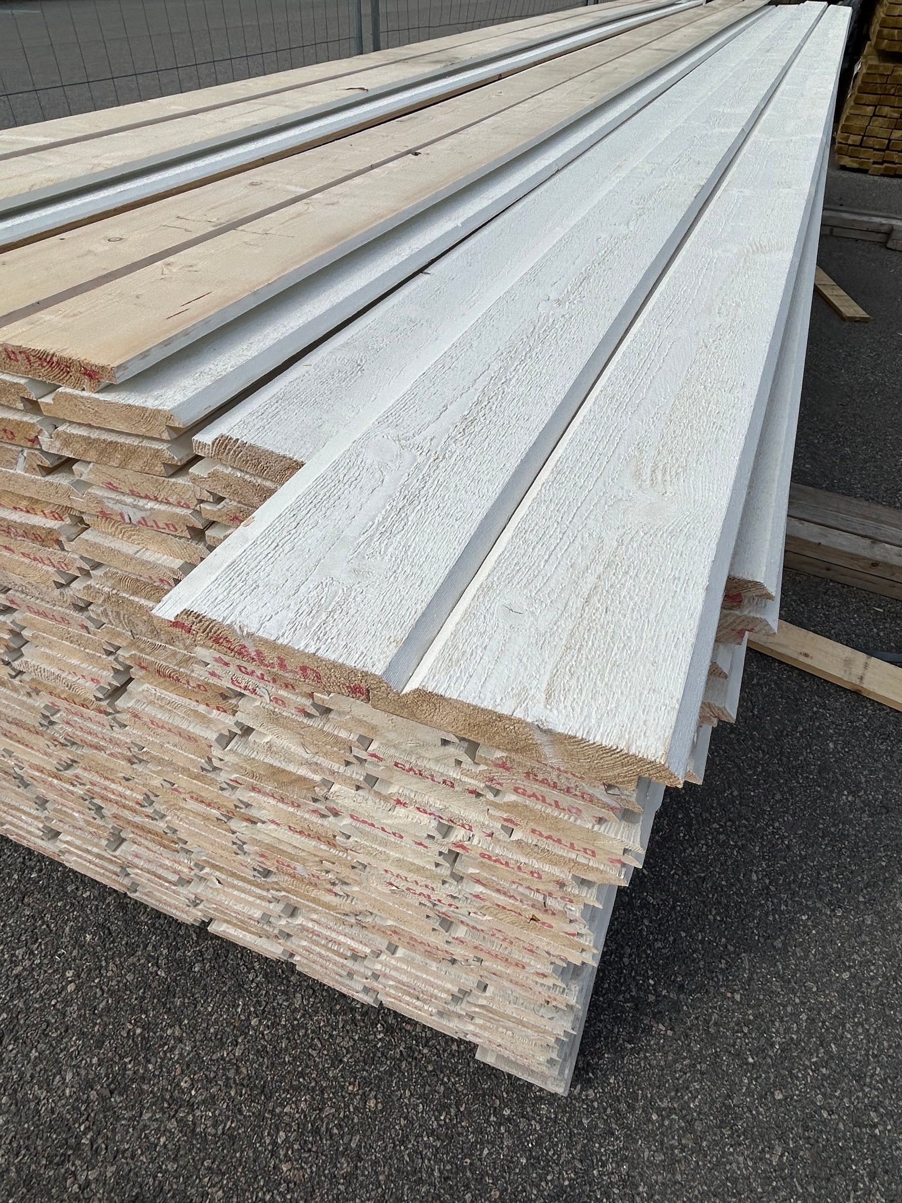 Paket Dubbelfas Halvspont 22x120mm 4,50–4,80m 303st Grundmålad