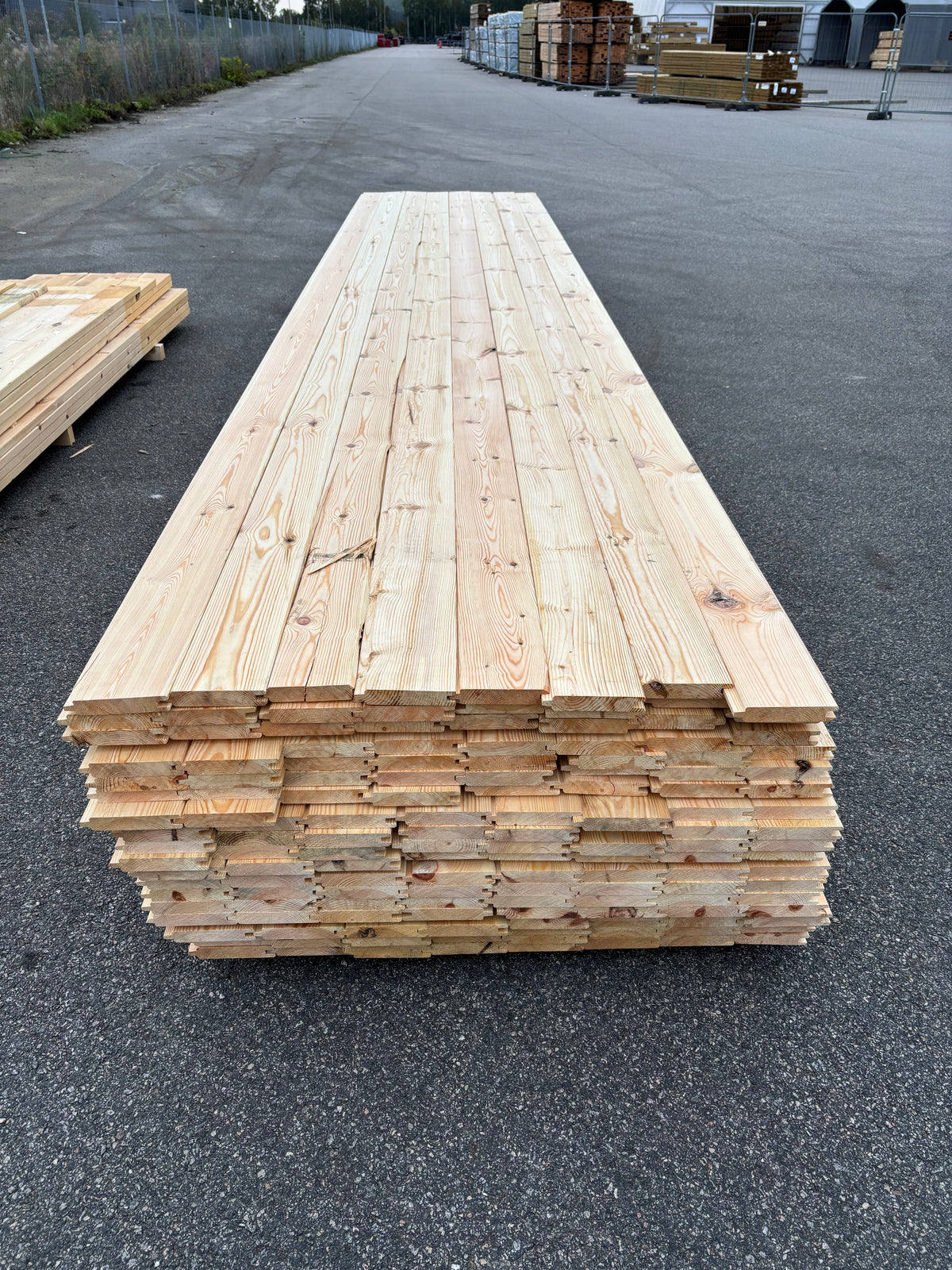 Paket Spontade Furu Brädor 27x145mm 5,40m – 152st (Andra Sortering)