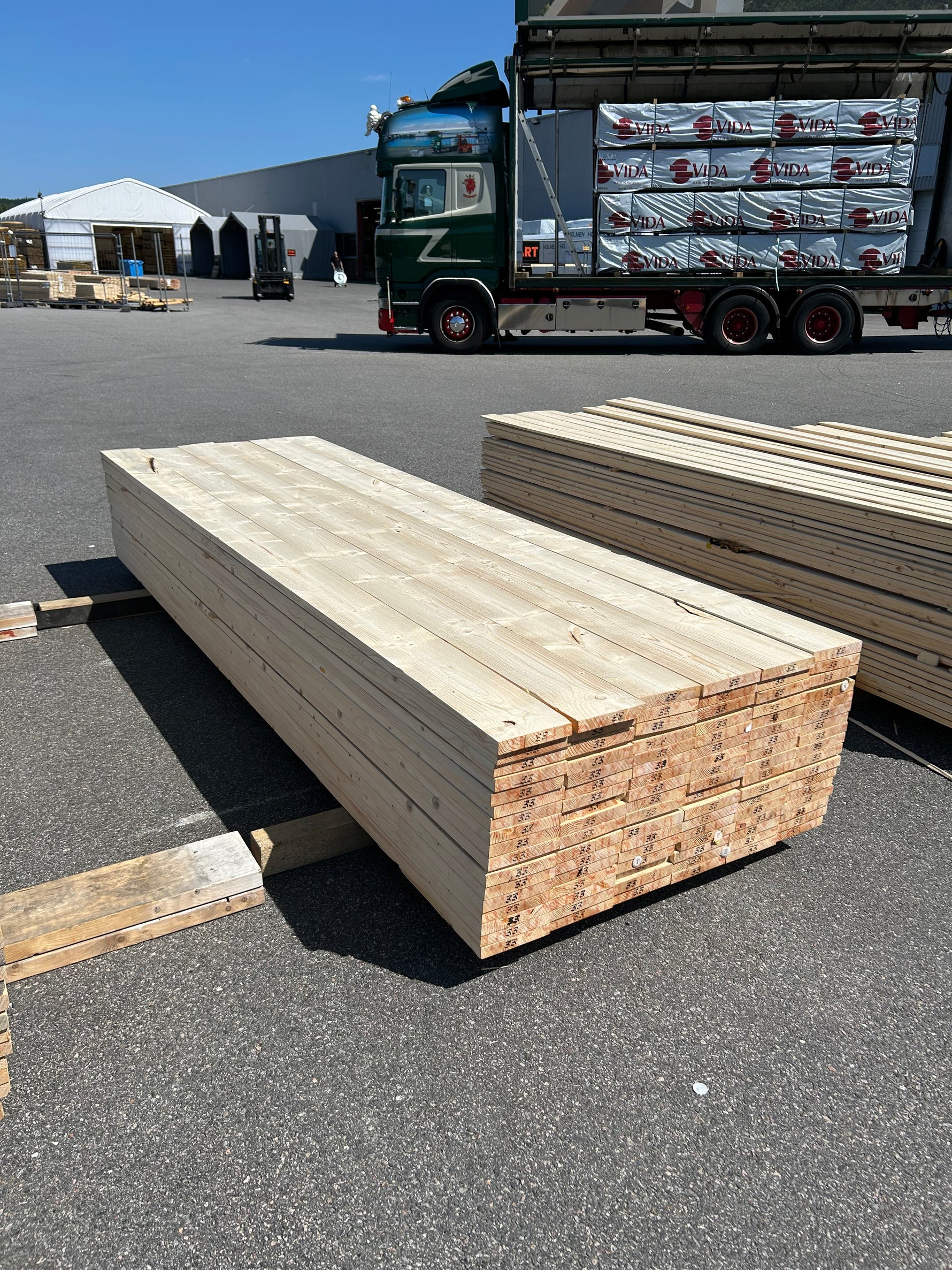 Paket Finsågade Brädor 28x170mm 102st 3.30m Obehandlade