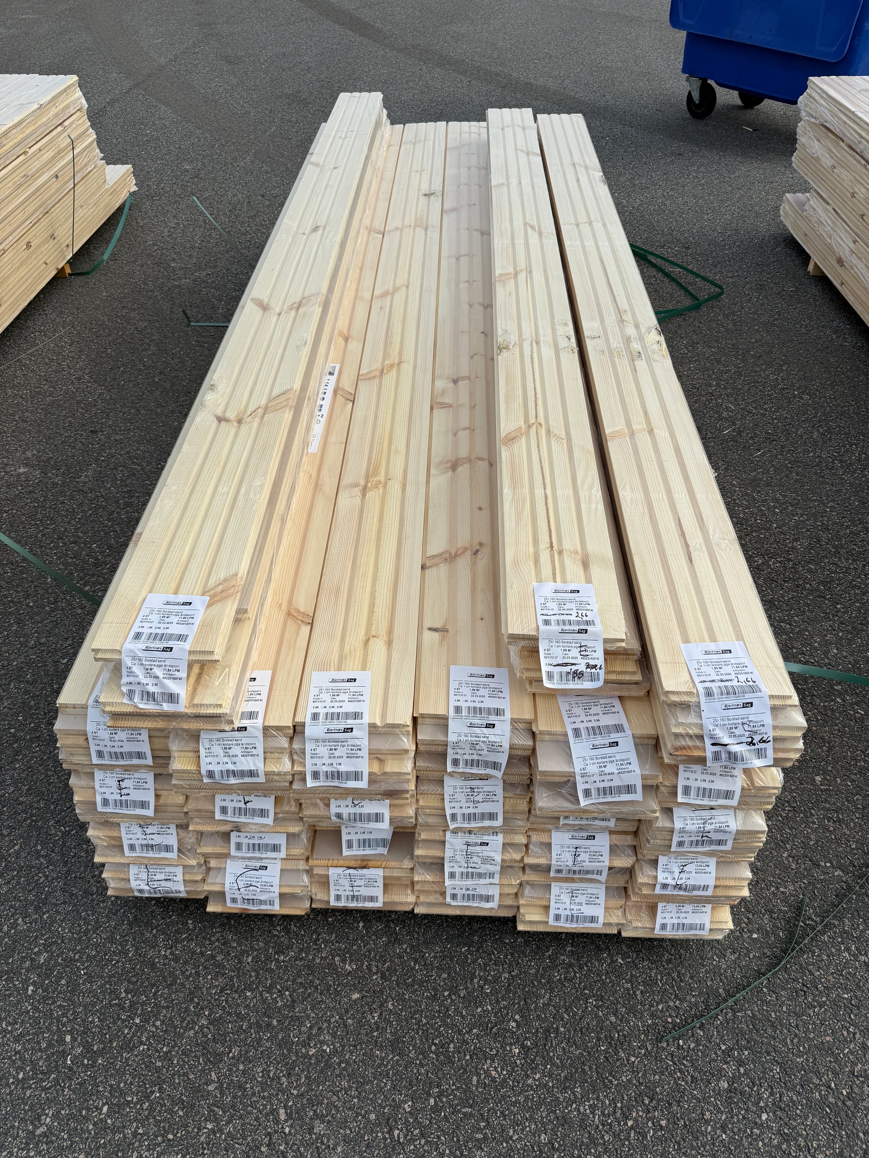 Parti Massivt Furugolv Borstad Ljusgrå Ekonomi 25x160 mm – 51,92 m²