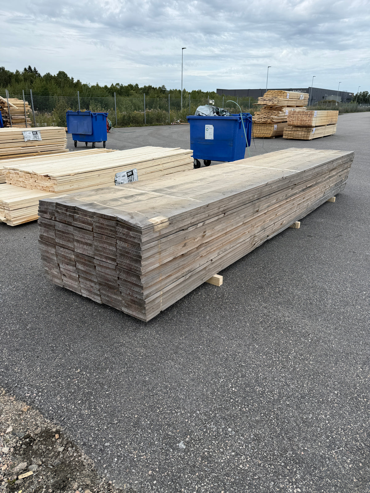 Paket Finsågade Brädor 22x195 mm – 4,80 m 130st (Fuktskadat)