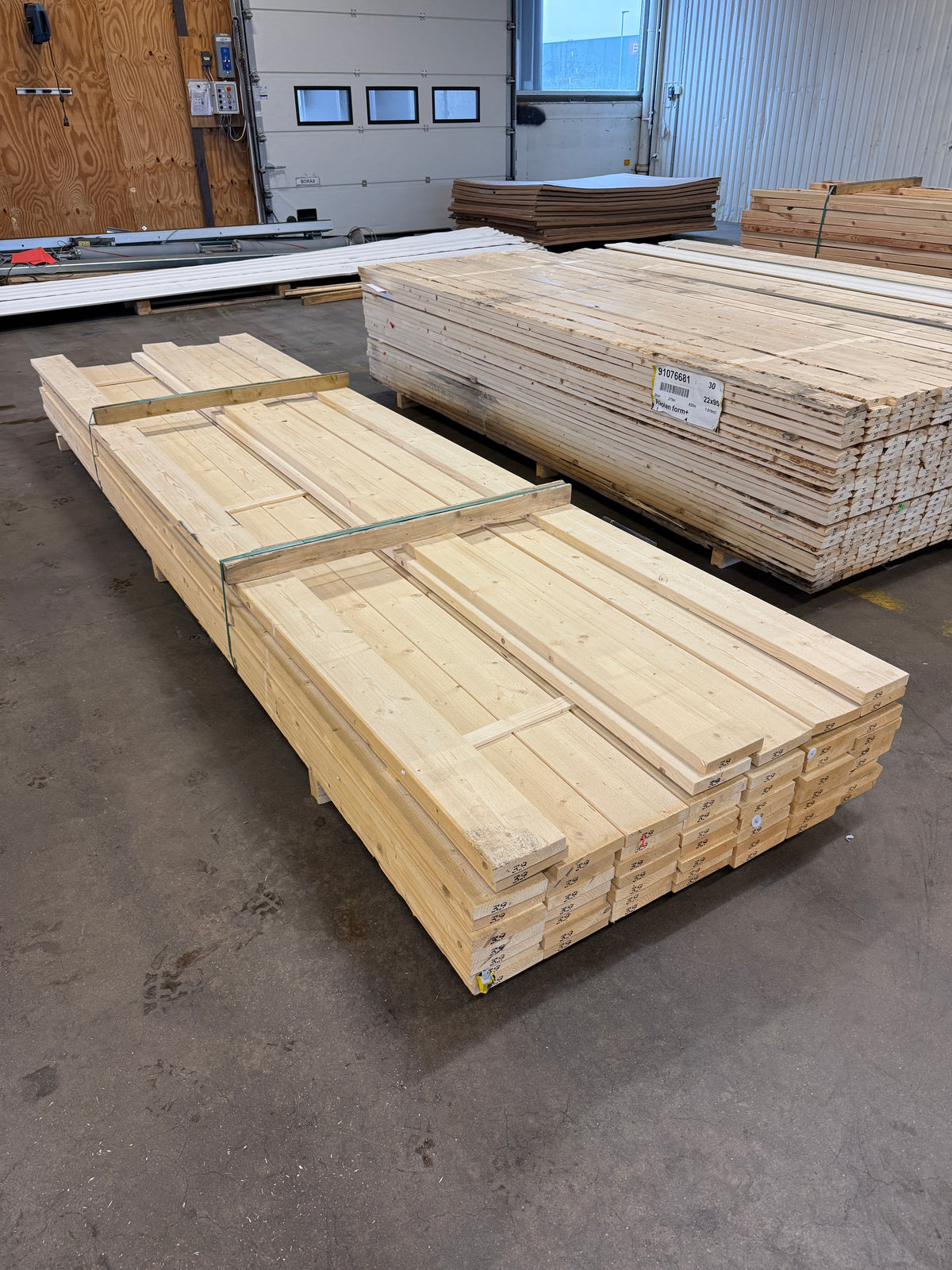 Paket Finsågade Brädor 28×145 mm – 3,90 m – 57 st