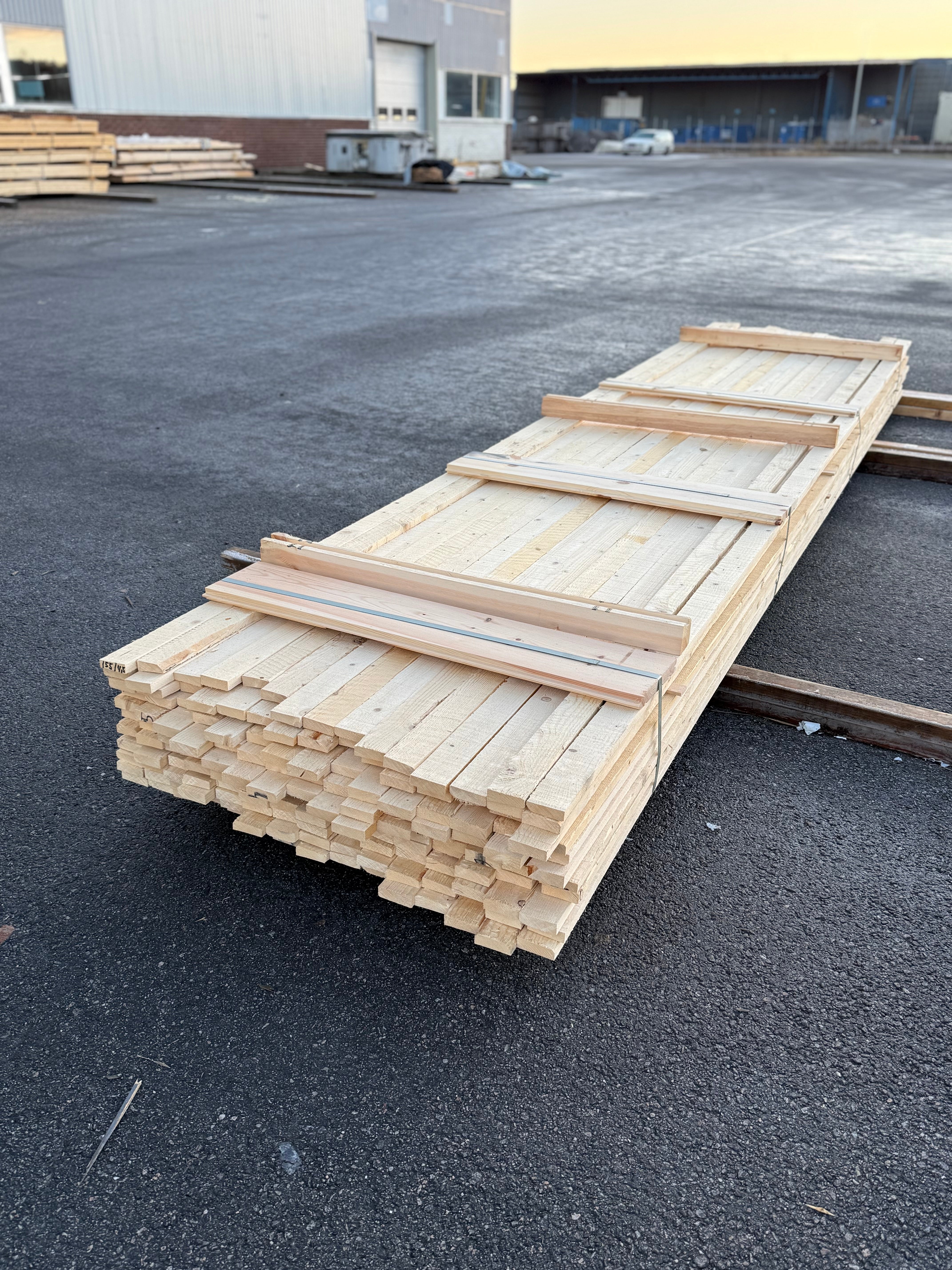 Paket Brädor 19x63mm – 154 st (4,50 m, gran, ohyvlad/råsågad)