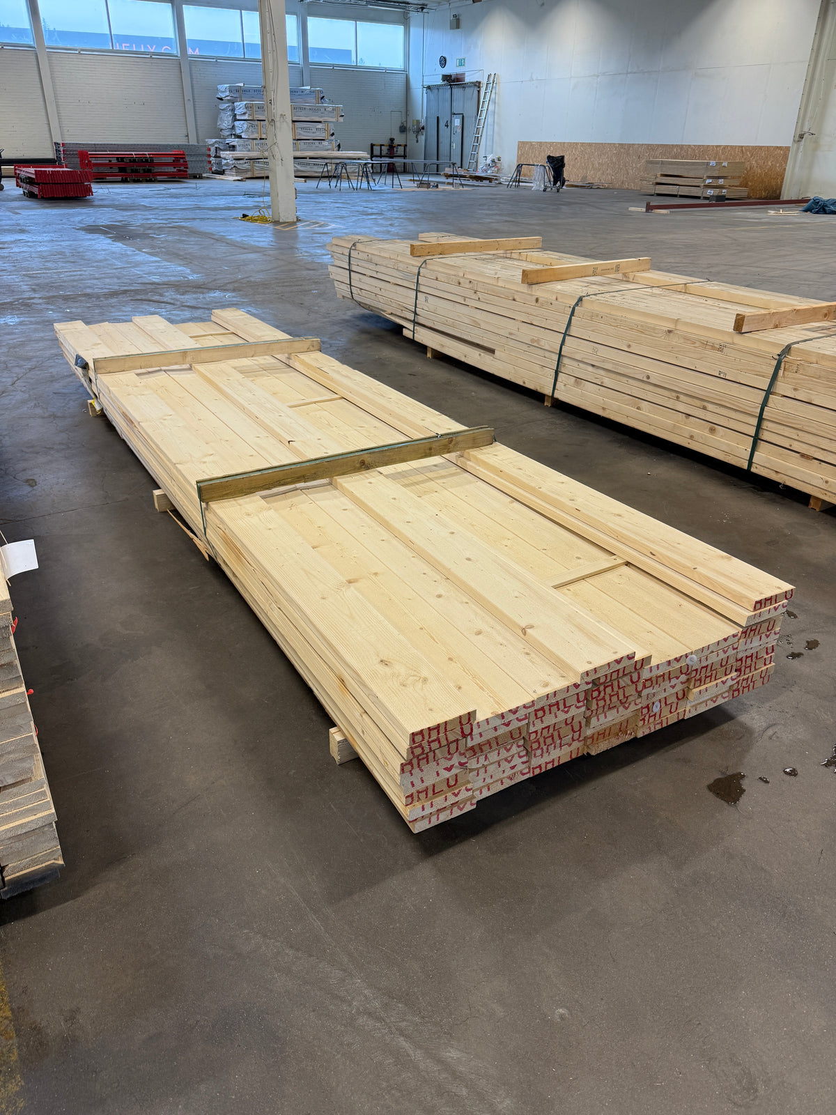 Paket Finsågade Brädor 28×145 mm – 3,90 m – 57 st