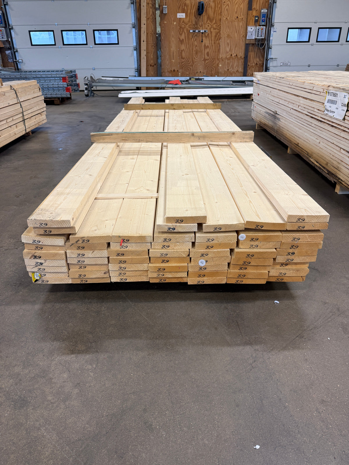 Paket Finsågade Brädor 28×145 mm – 3,90 m – 57 st