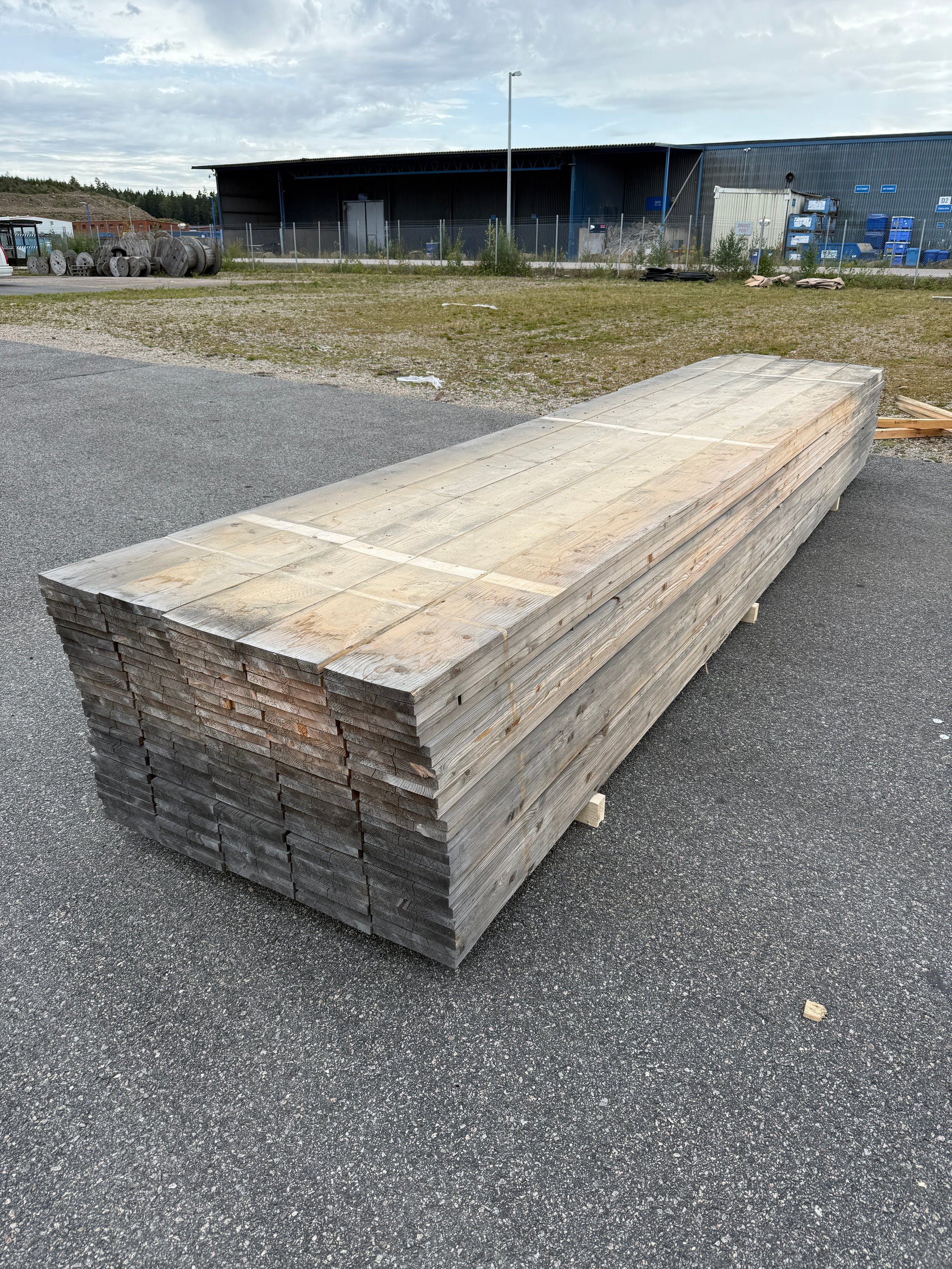 Paket Finsågade Brädor 22x195 mm – 4,80 m 130st (Fuktskadat)