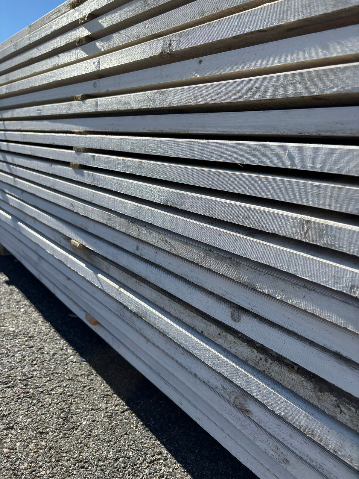 Paket Finsågade Brädor 22x145mm 3,90m 148st Grundmålade