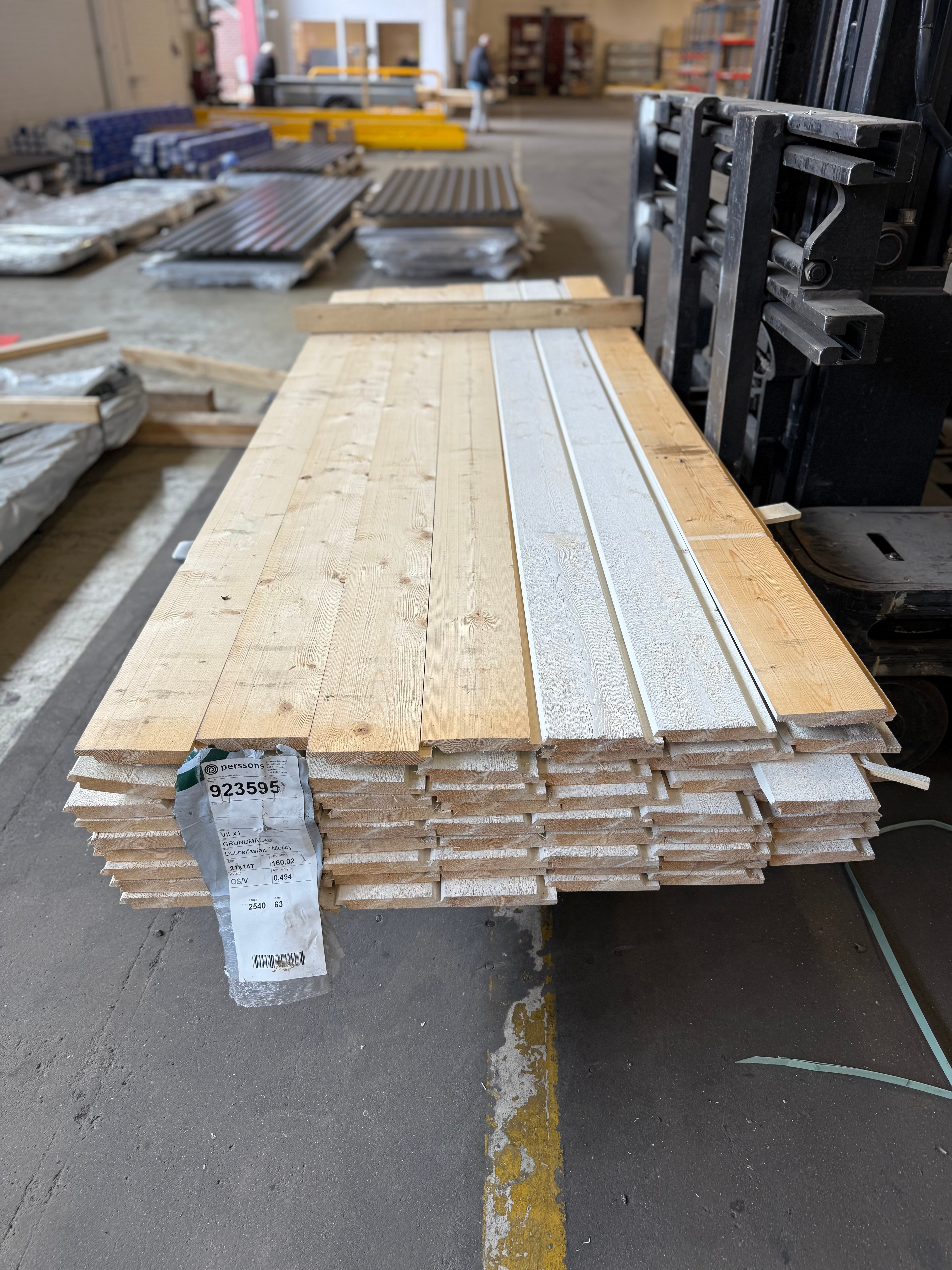 Paket Dubbelfasfals 21x147 mm – 2,54 m – 63 st – Grundmålad Vit