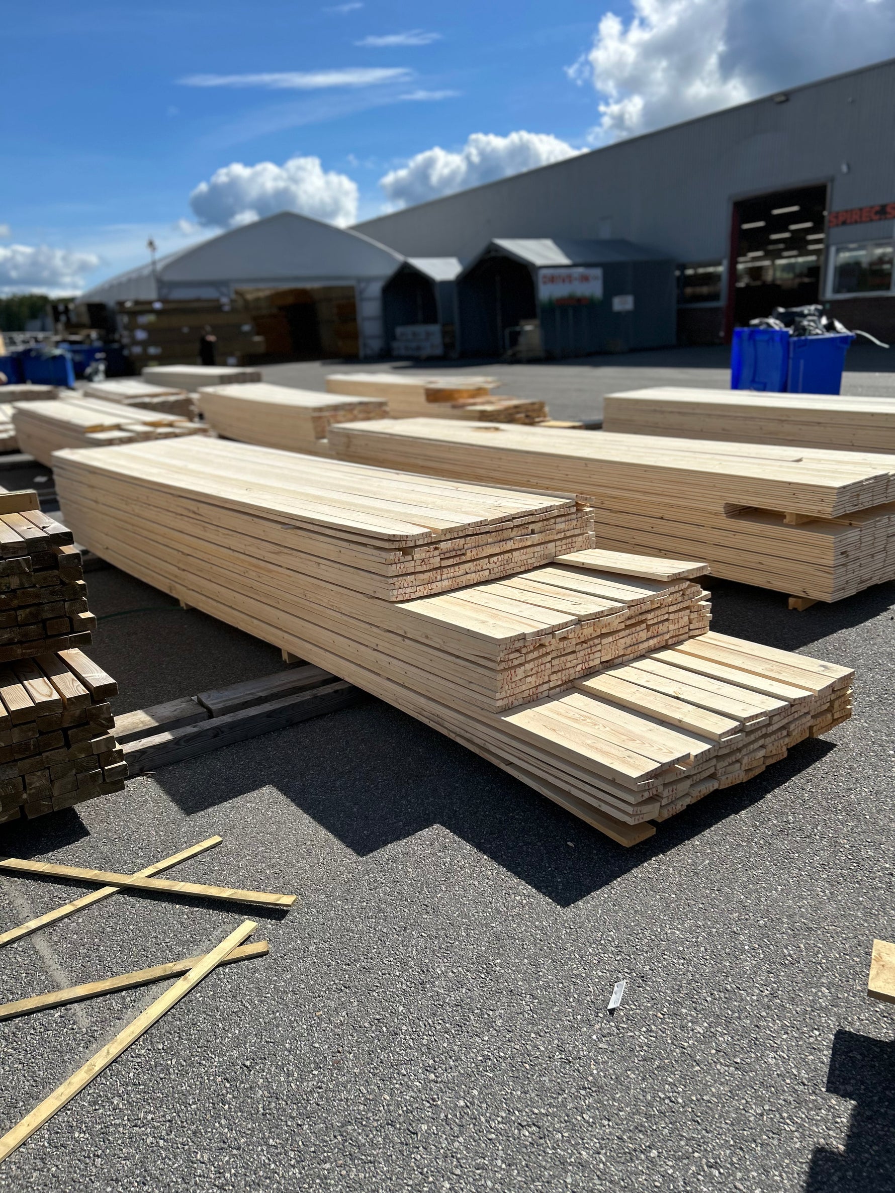 Paket Finsågade Brädor 22x120mm, 235st 4,20–5,40m (Andra sortering)