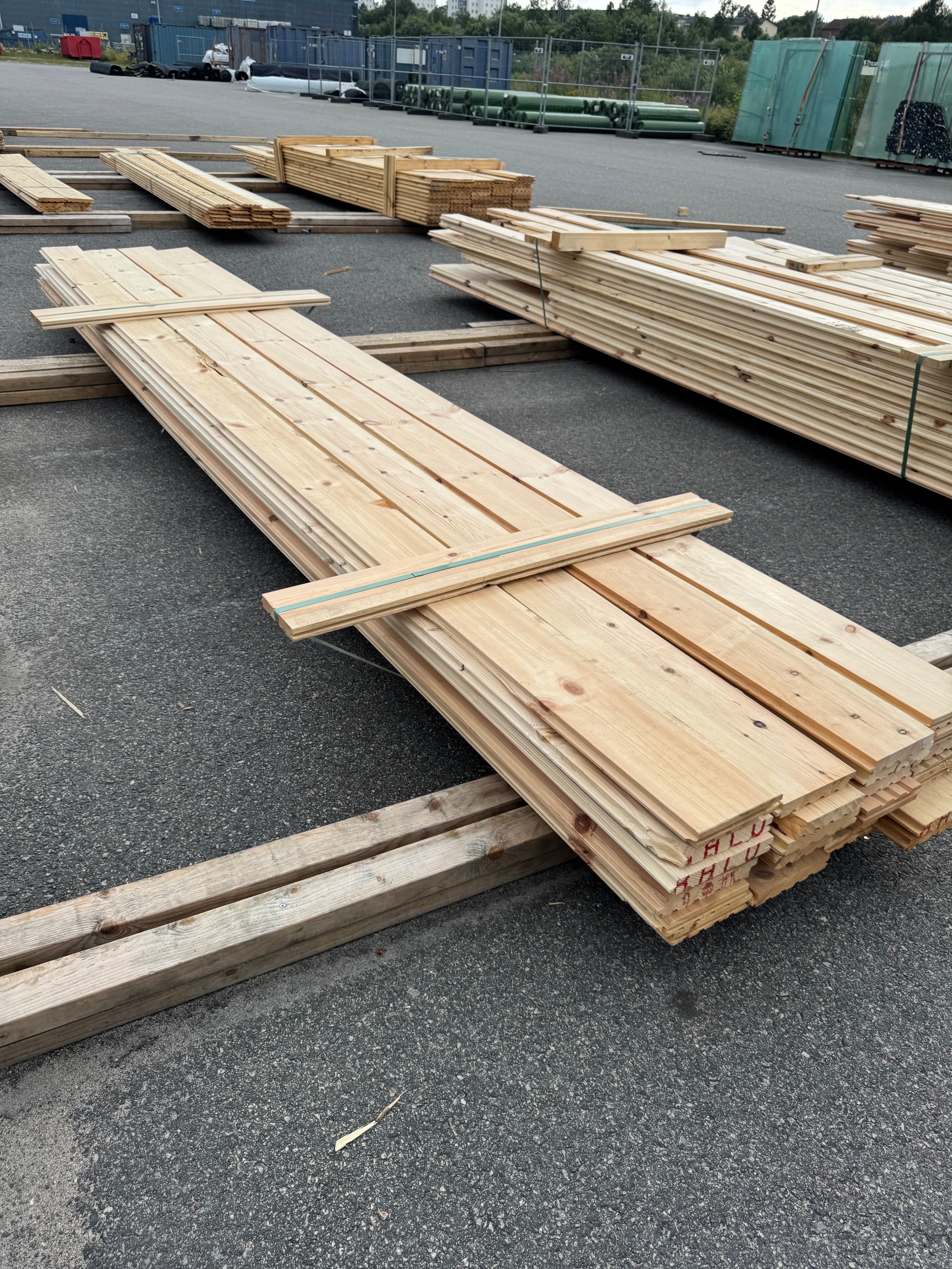 Paket Golv – Blandade Dimensioner (28 st / ca 4,10 m)