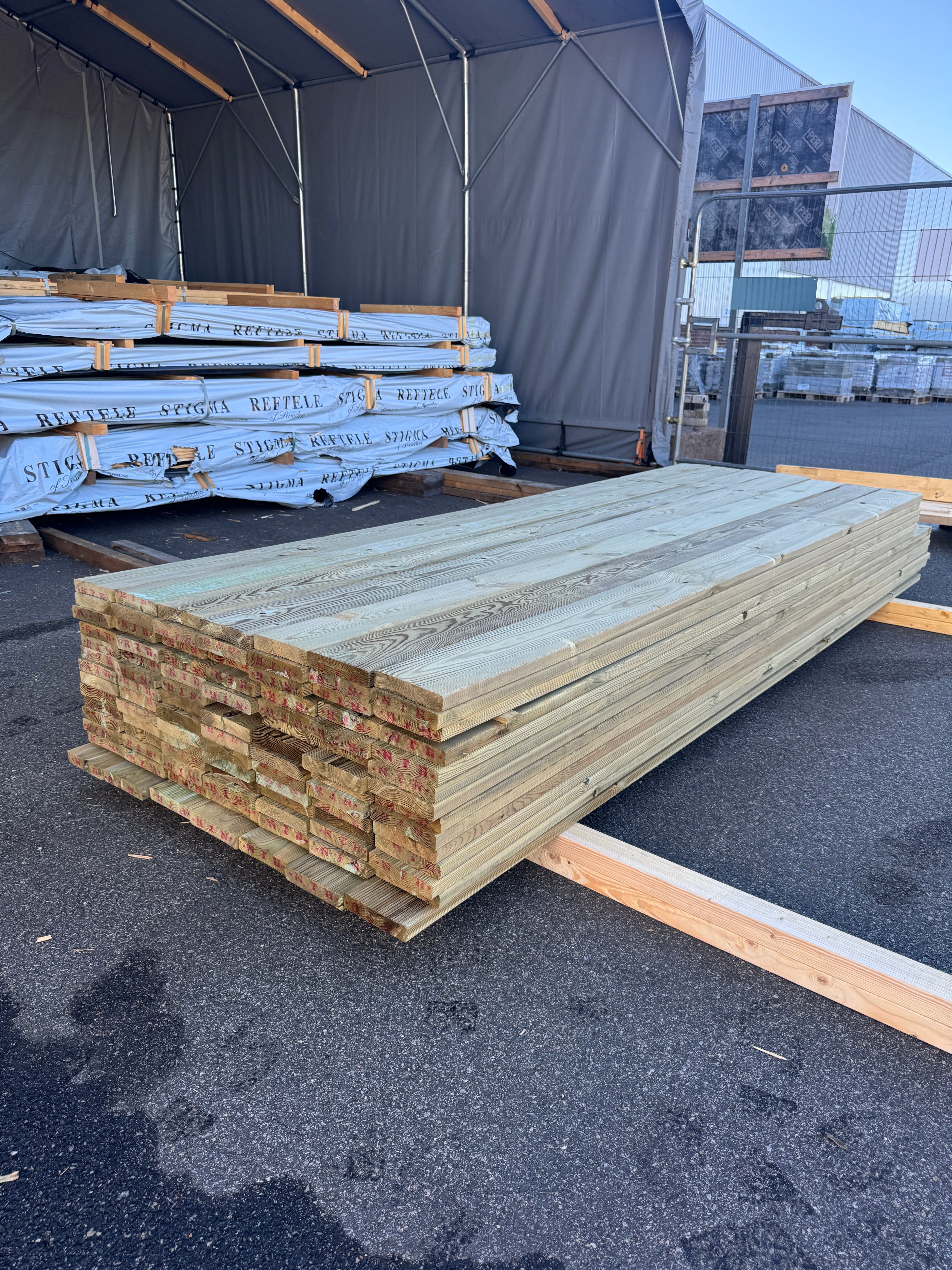 Paket Rillad Trall 28x145mm – 91 st (3,00–3,30 m, furu, NTR AB, B-sort)