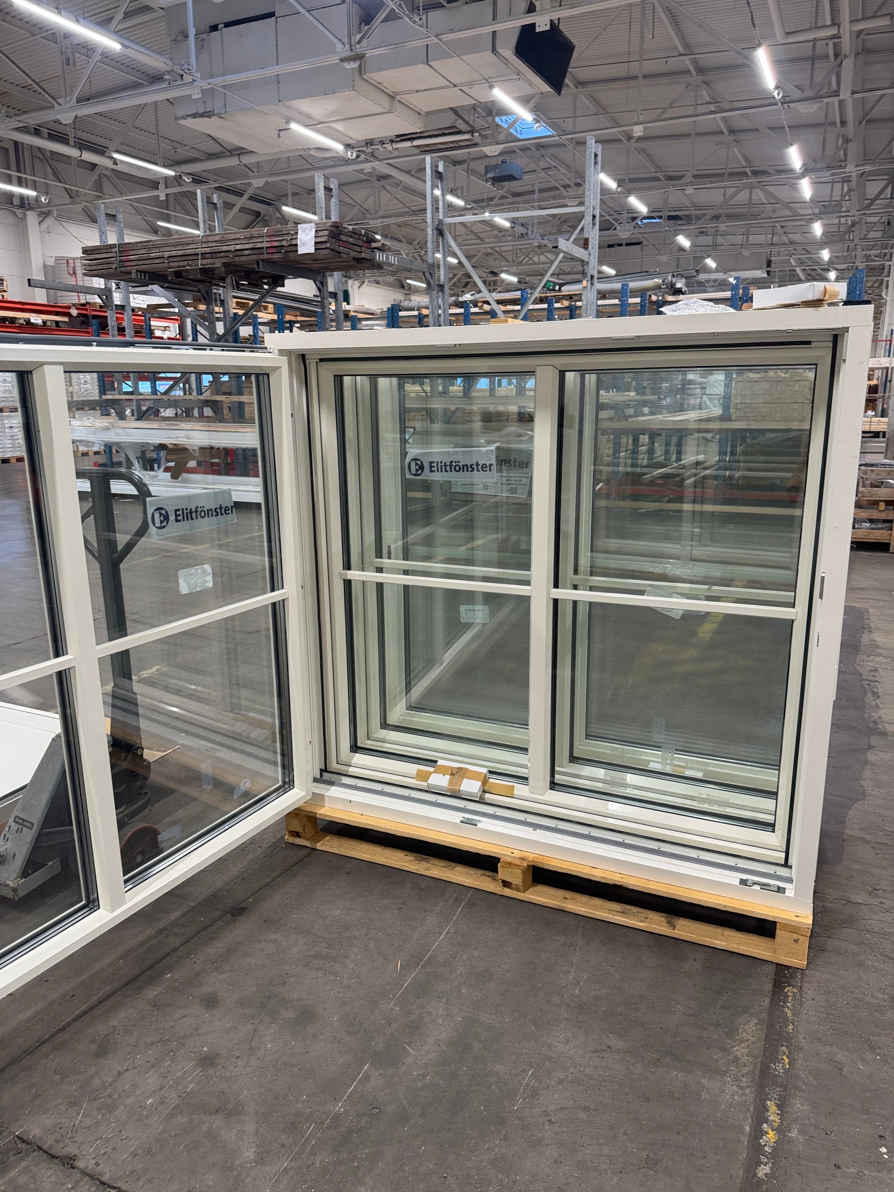Fönster 158x148 cm – 3-glas, vitt inåtgående