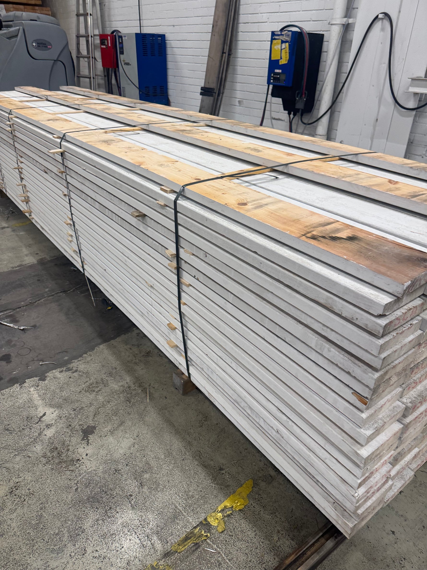 Paket Finsågad Panel 28x145mm- 4.20m, 129st vit/ljusgrå - Spirec