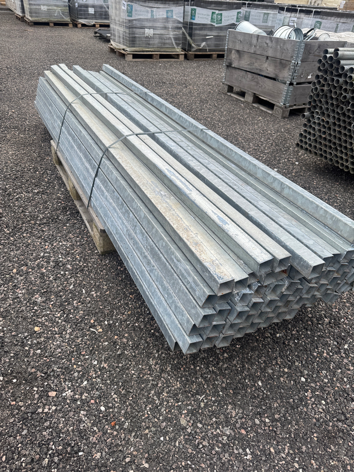 Pall Galvade Fyrkantsrör 50x50mm – 2,76m – ca 75st
