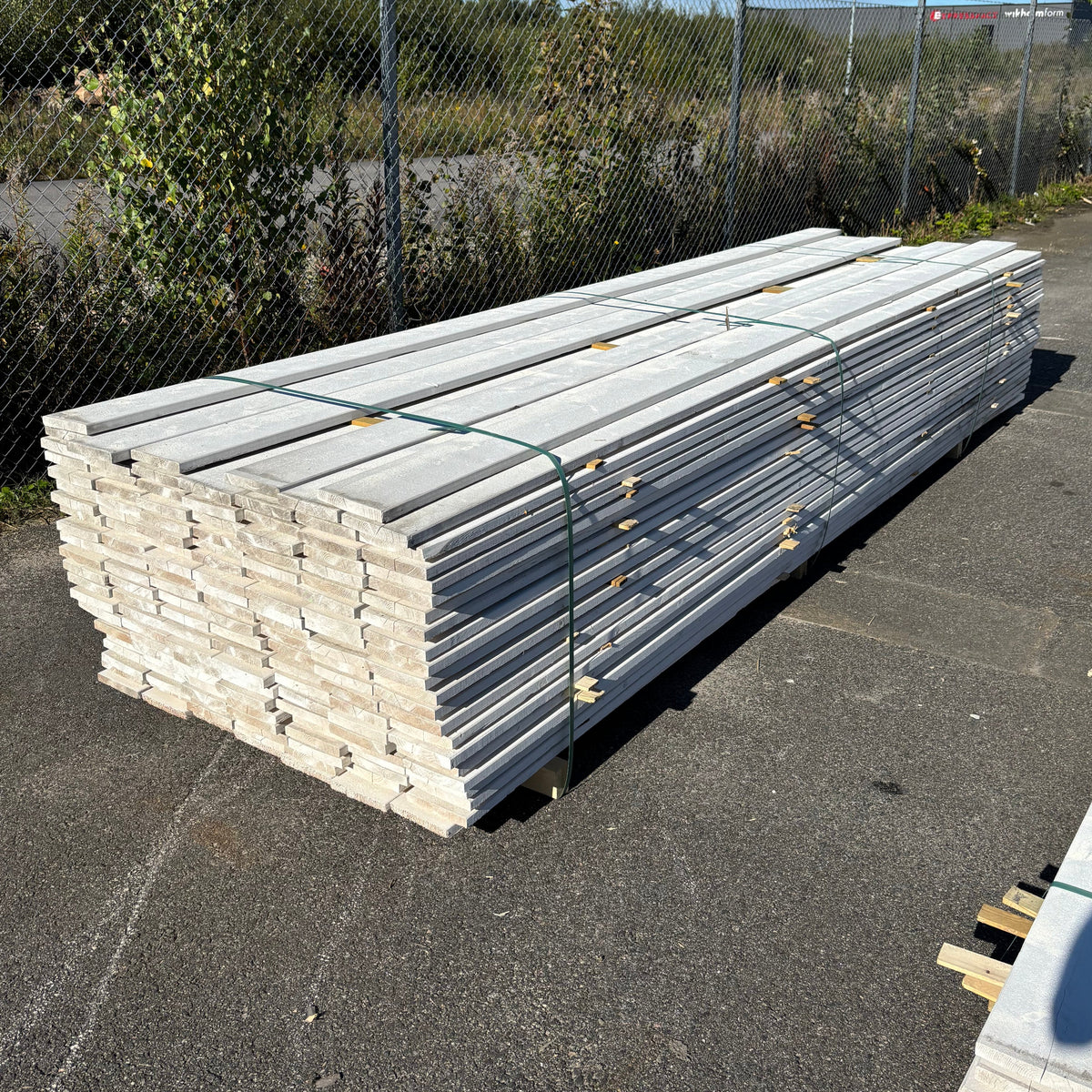 Paket Finsågade Brädor 22x145mm 3,90m 148st Grundmålade