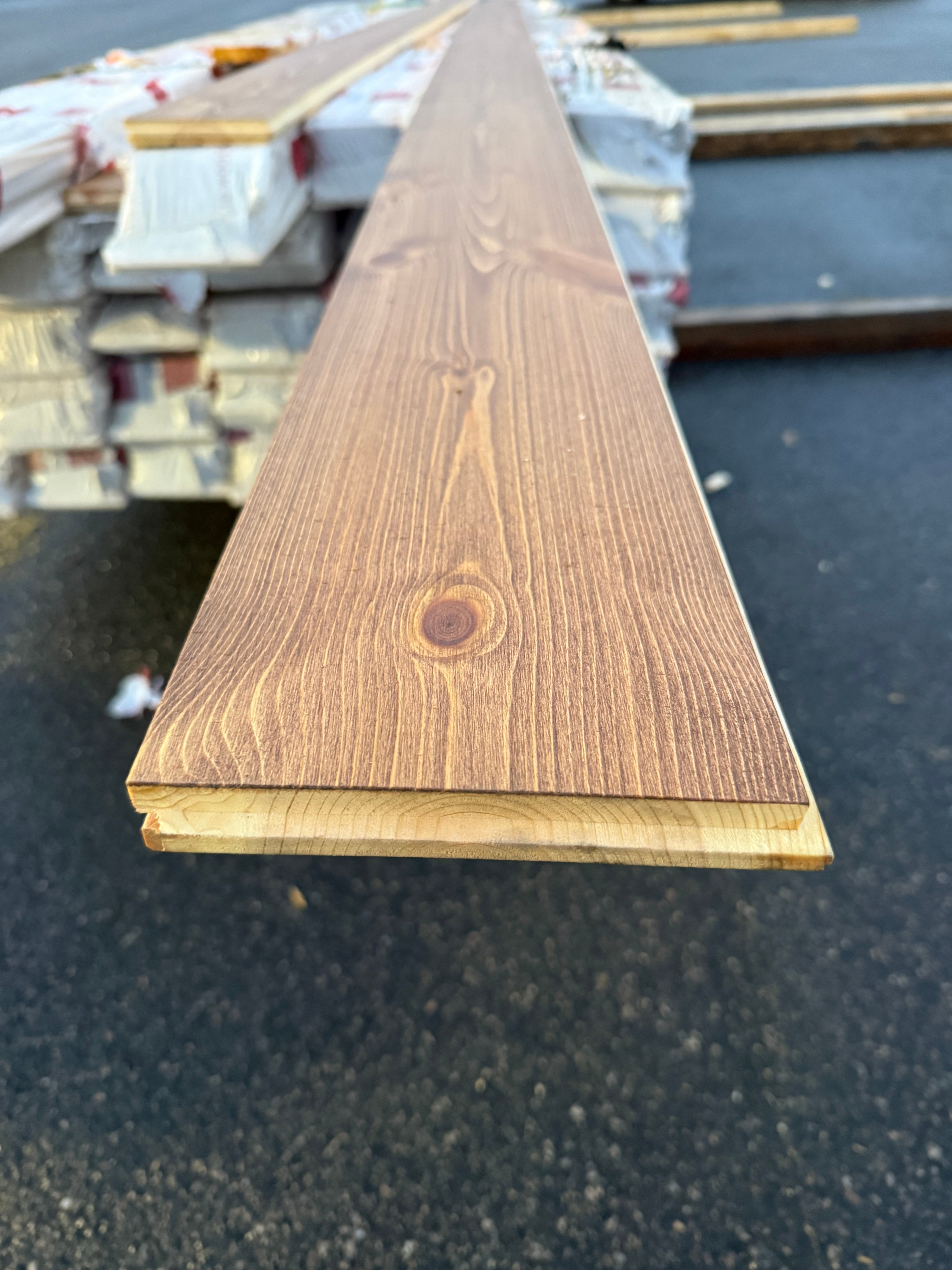 Massivt Golv 25x162 mm Borstad Cognac (Ekonomi Furu, Moelven) - Per bunt