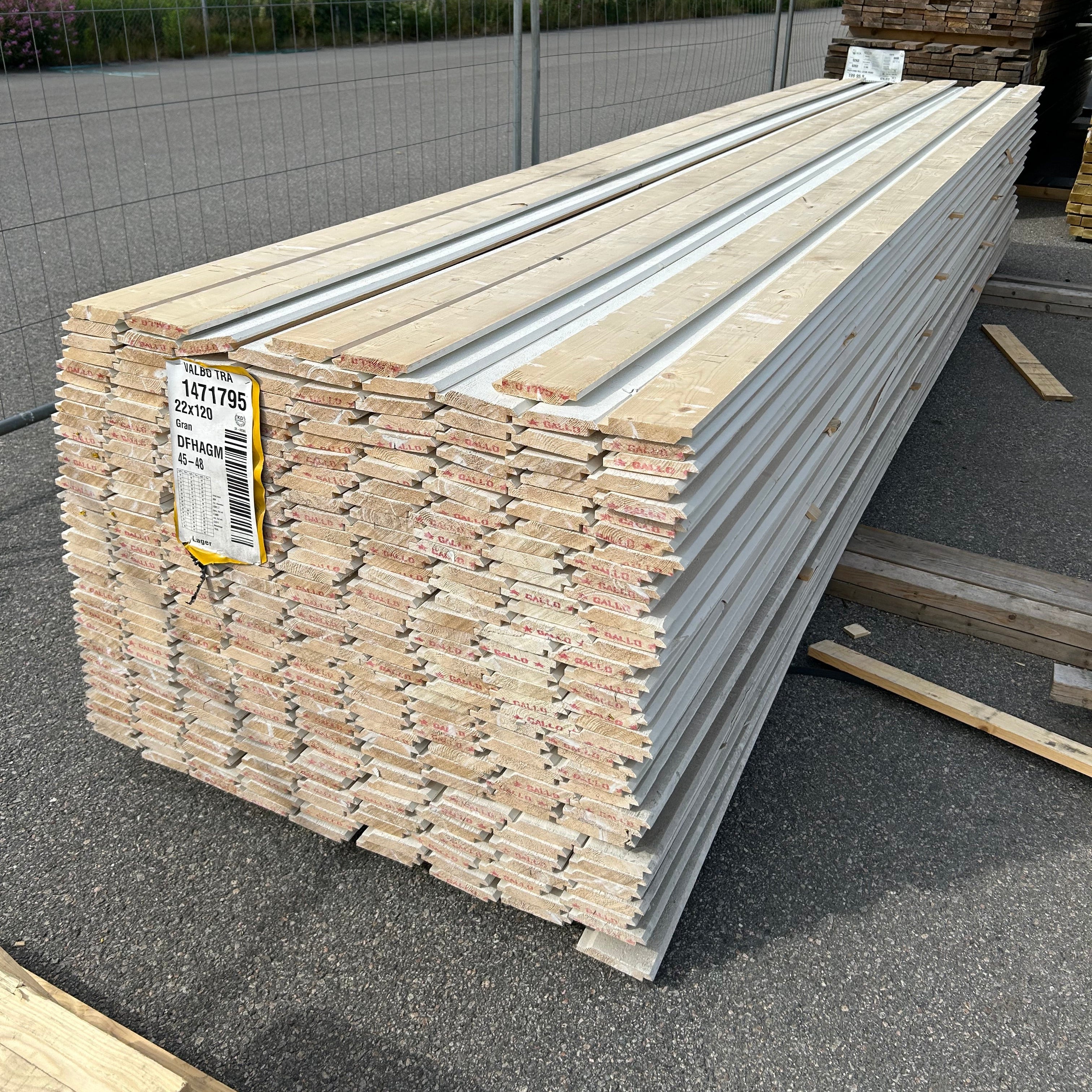Paket Dubbelfas Halvspont 22x120mm 4,50–4,80m 303st Grundmålad