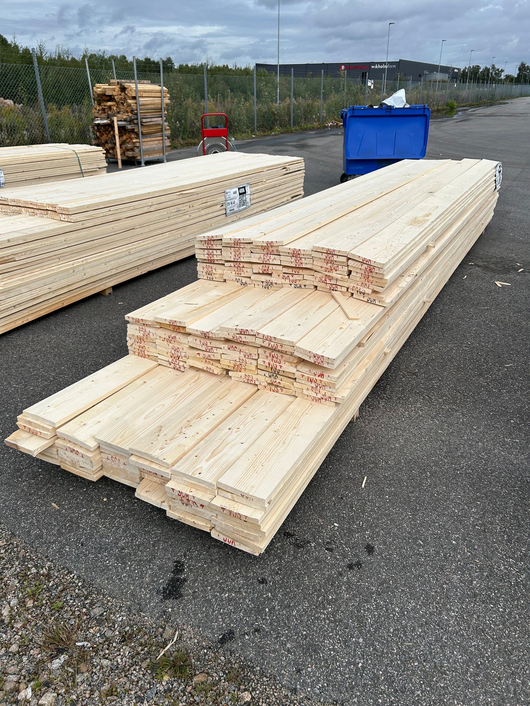Paket Finsågade Brädor 22x170 mm – 4,20–5,40 m (Andra sortering)