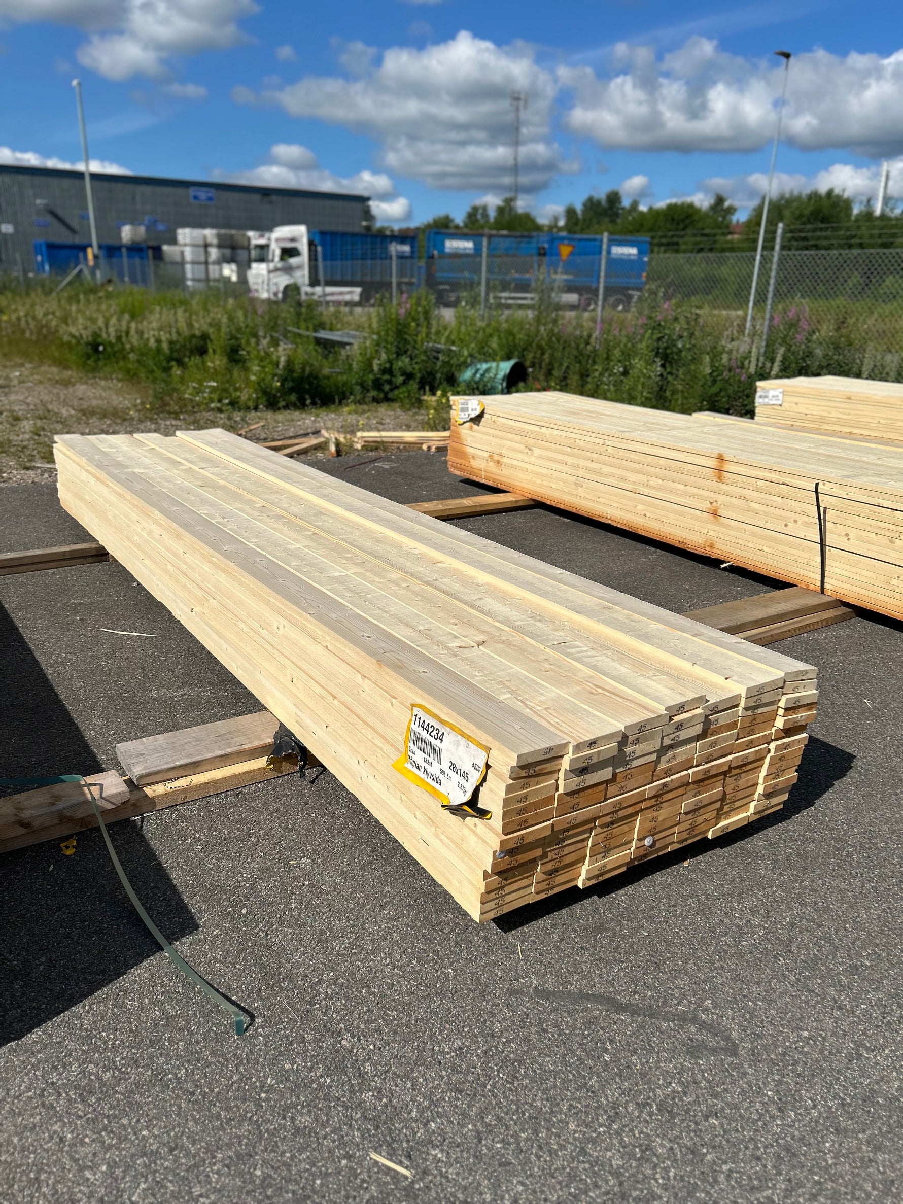 Paket Finsågade Brädor 28x145mm 4.50m 98st Obehandlad