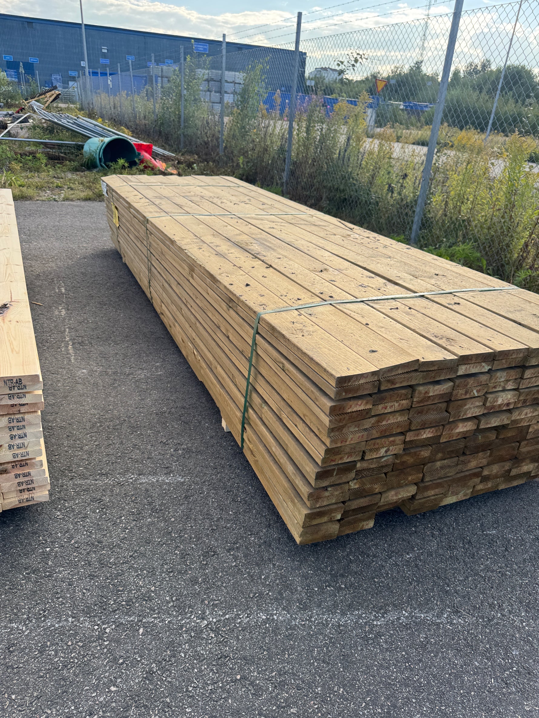 Paket Rillad Trall 28x120 – 144st – 3.60 m – NTR AB A-sortering