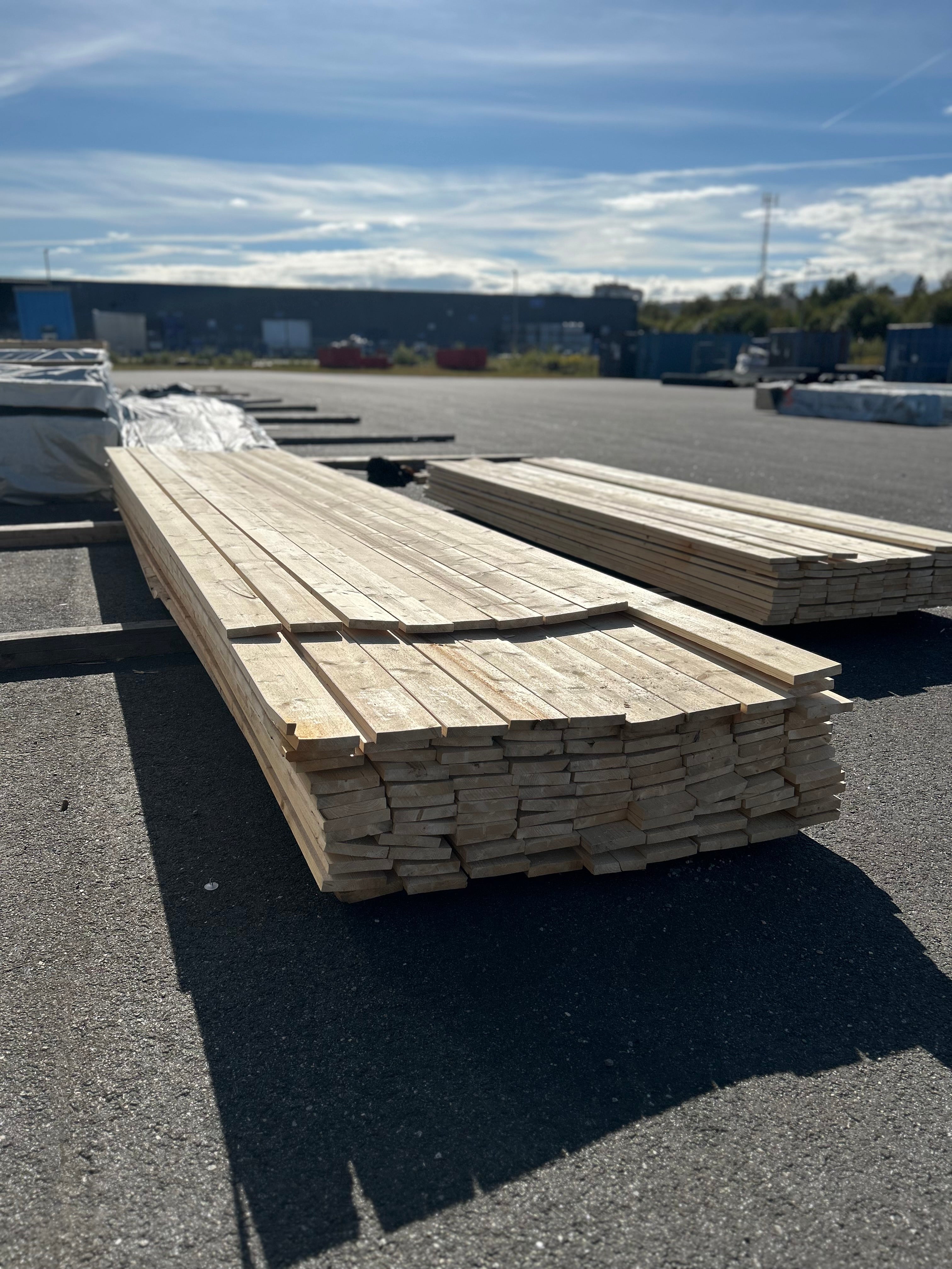 Paket Finsågad Panel 22x120mm 112st 4.80–5.40m – Andra sortering