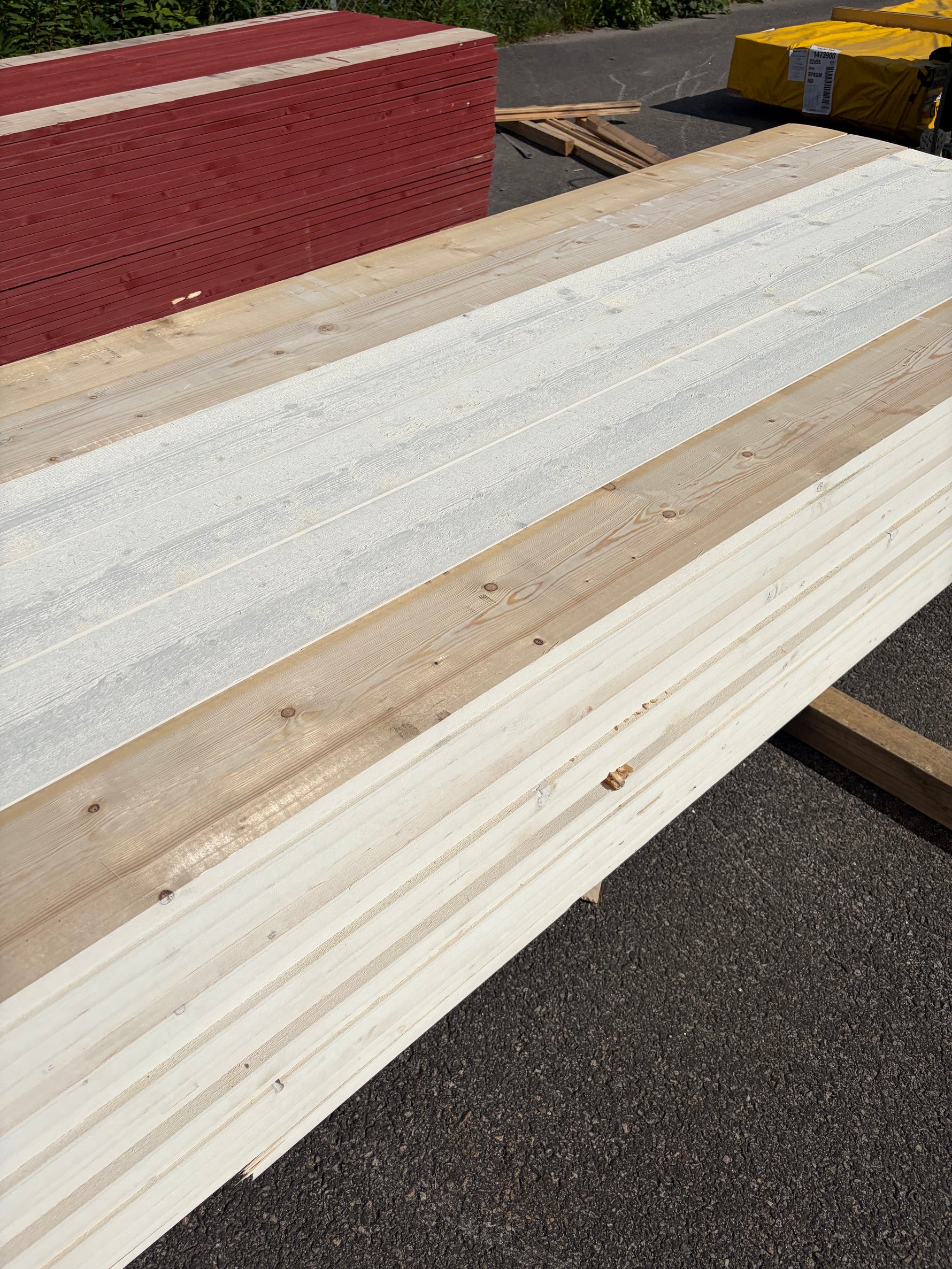 Paket Finsågade Brädor 28x170mm, 102st 5.10m Grundmålade