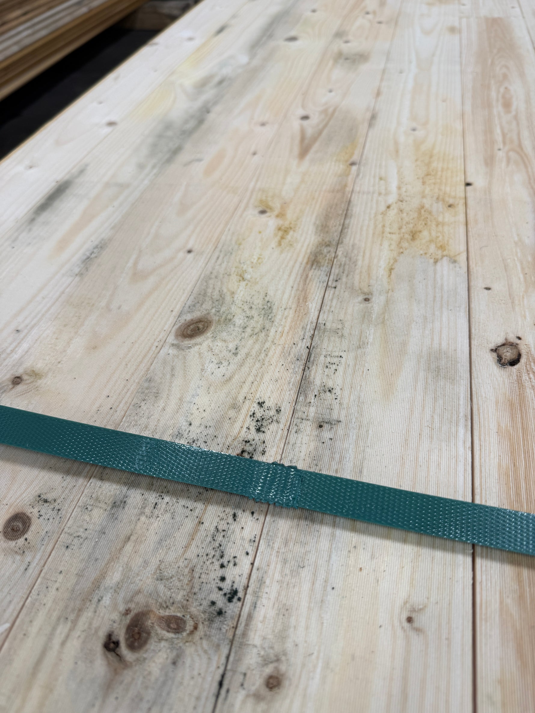 Parti Råspontluckor 20x540x3600mm 20st (Fuktskadad)