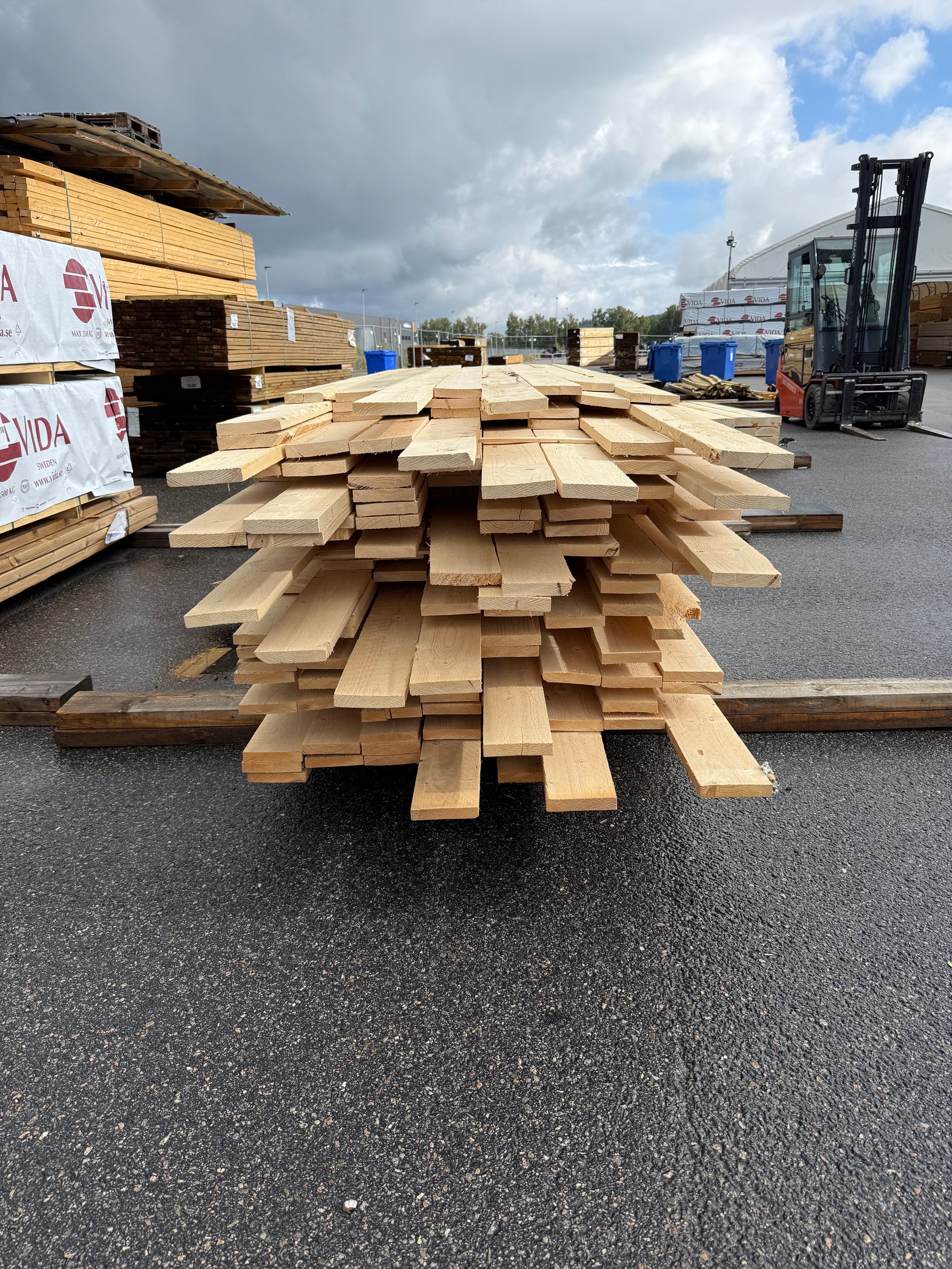 Paket Råsågade Brädor 22x125mm- 272st (2.40-3.60m)