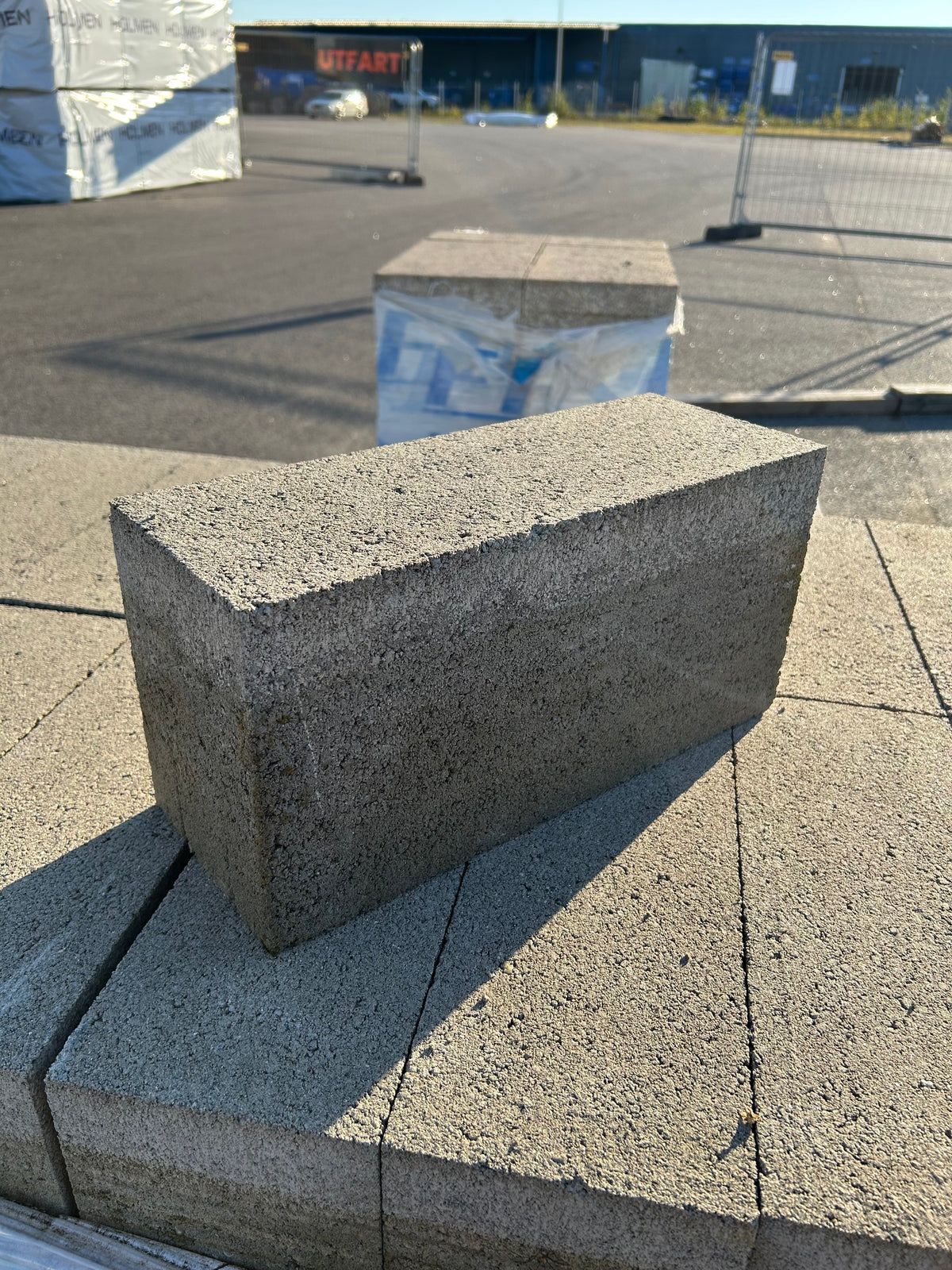Pall Finja Betong Hålsten 15H 190×150×390 mm – 22 st