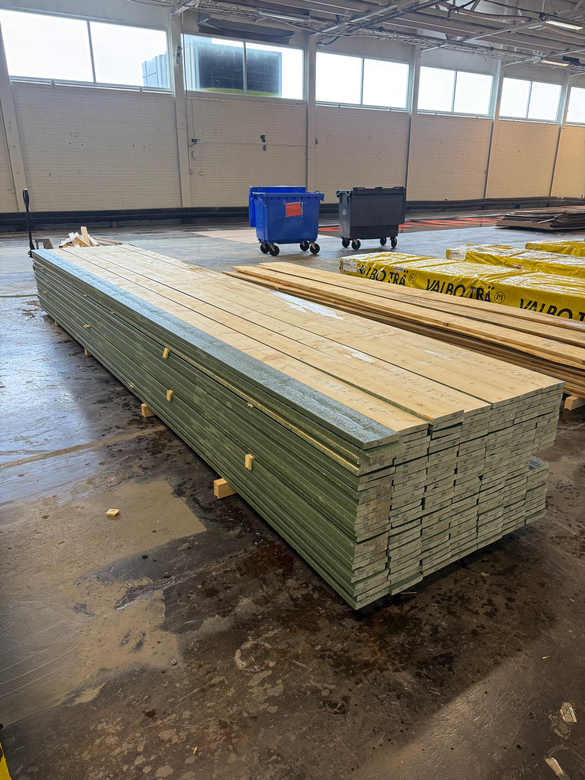 Paket Finsågade Brädor 22×145 mm Mellanstrukna 5,40 m – 175 st