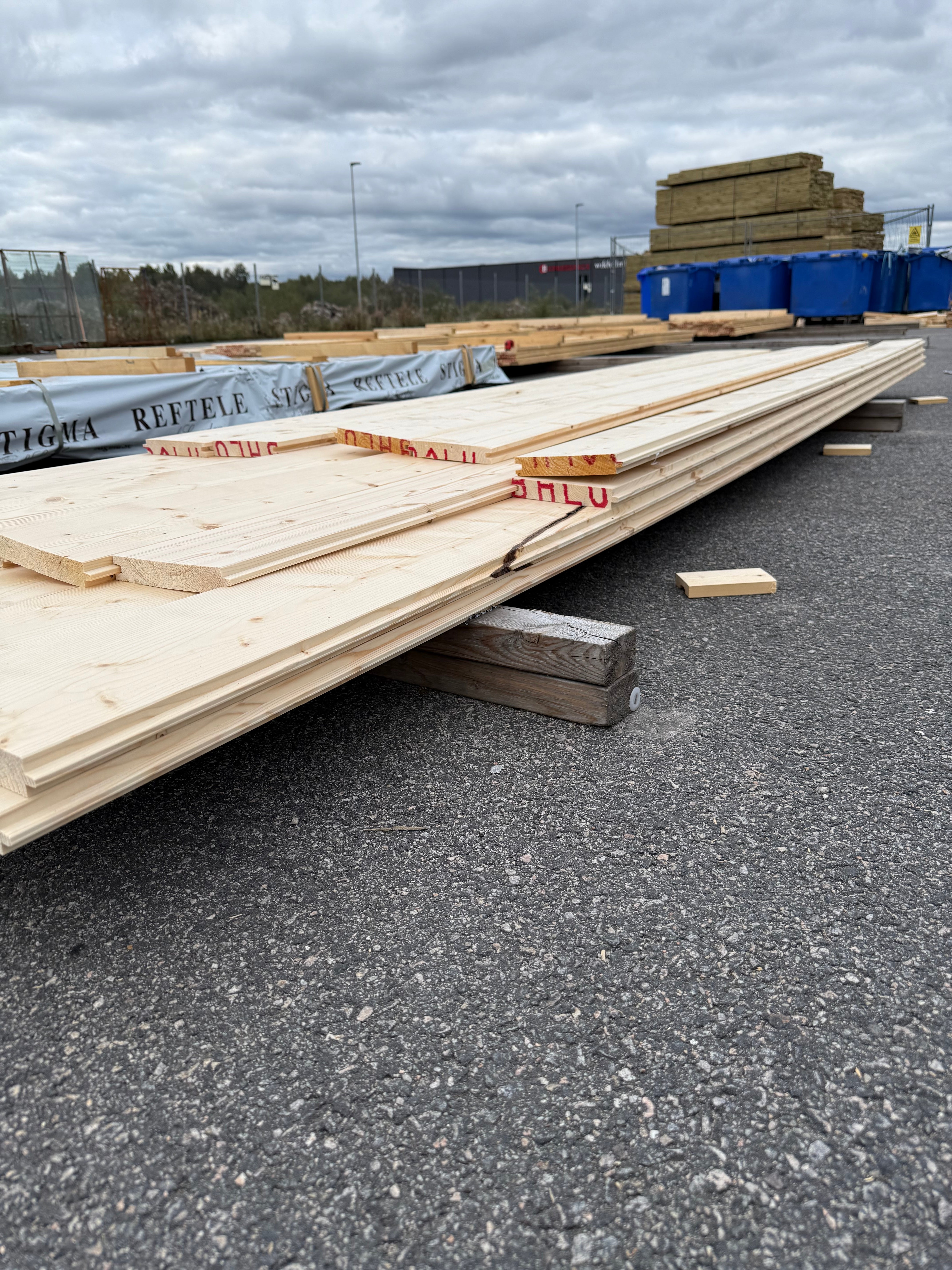 Paket Panel Turbofas utan spår 29x170mm – 23 st (3,30–4,20 m, gran, utskott)