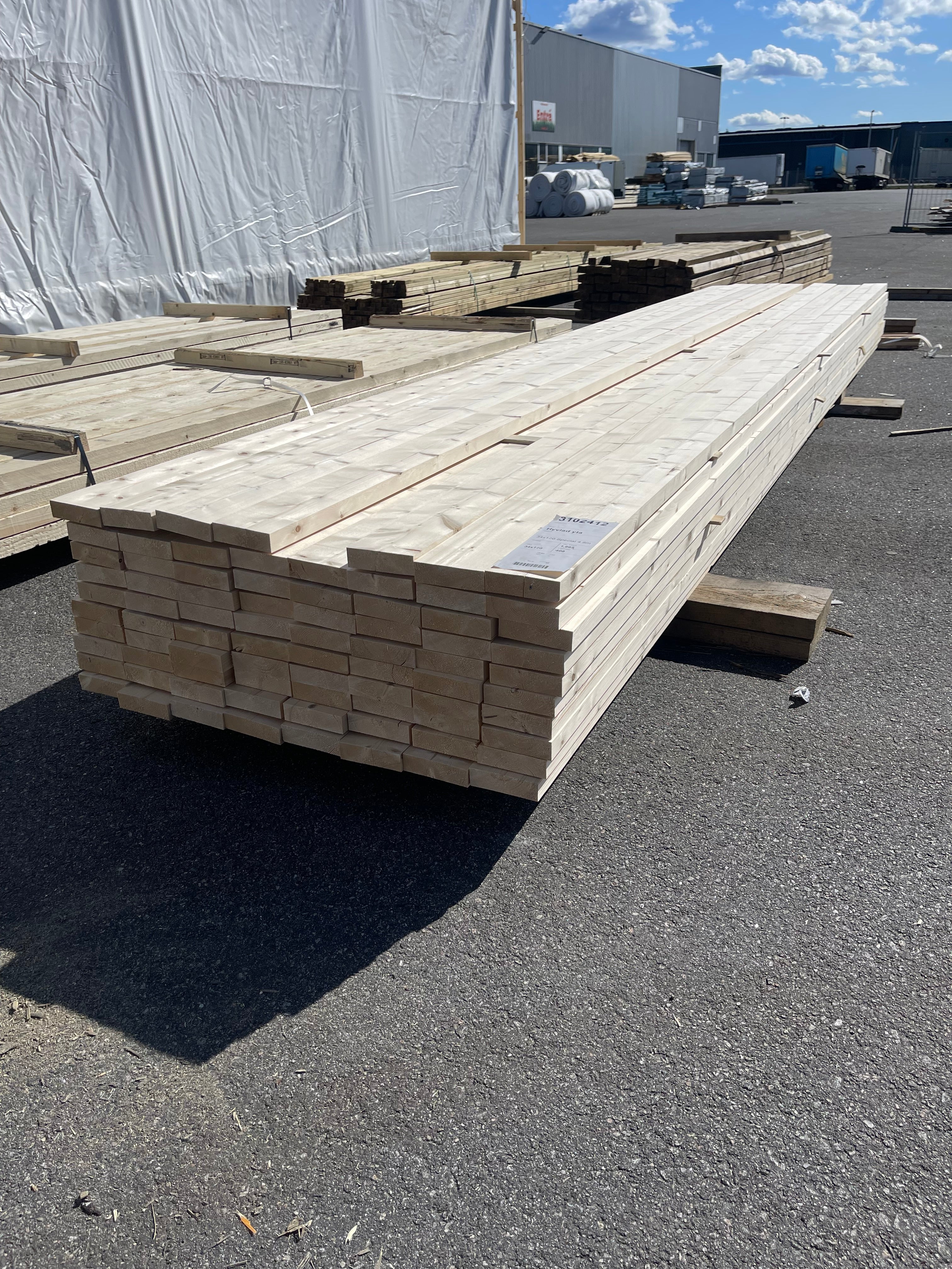Paket Hyvlade Brädor 34x120 mm – 4,80 m – 79 st