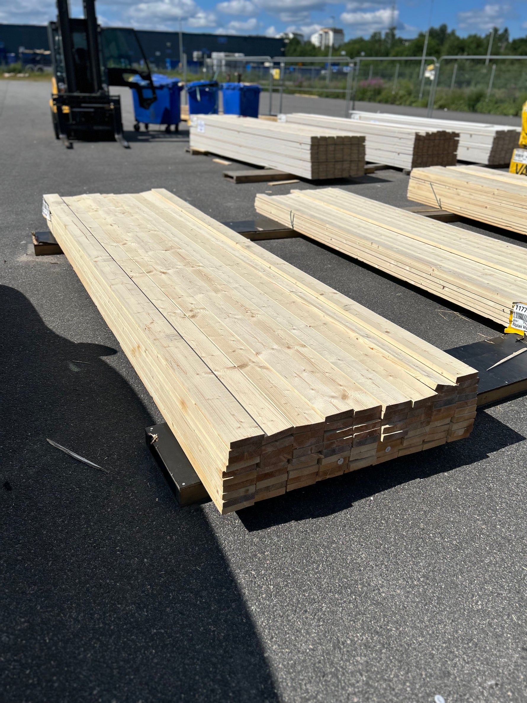 Paket Finsågade Brädor 28x120mm 3,90m 83st Obehandlade
