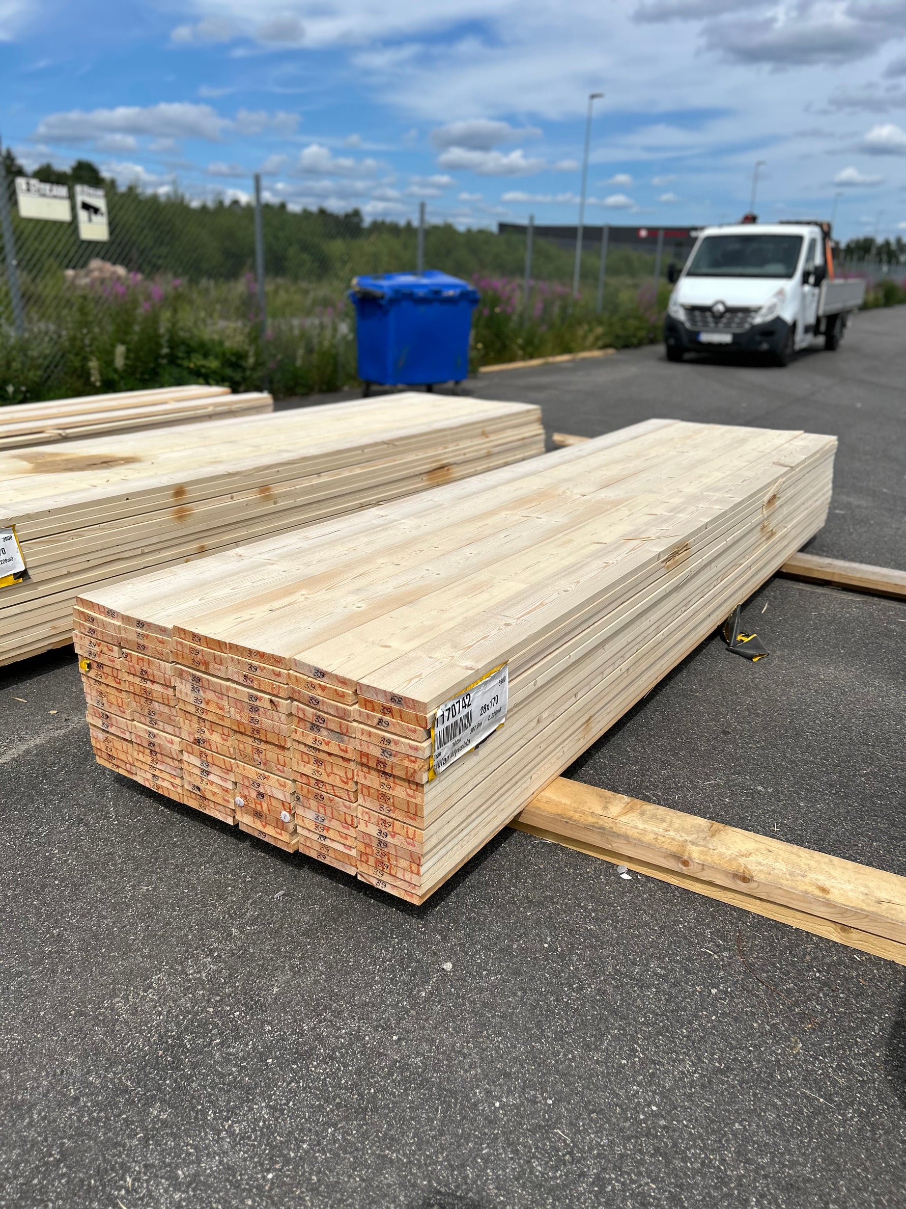 Paket Finsågade Brädor 28x170mm 3.90m 102st Obehandlade