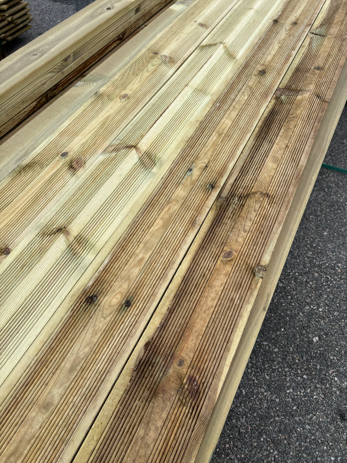 Paket Tryckimpregnerad Rillad Trall 28x145mm – 112st, 4,20m