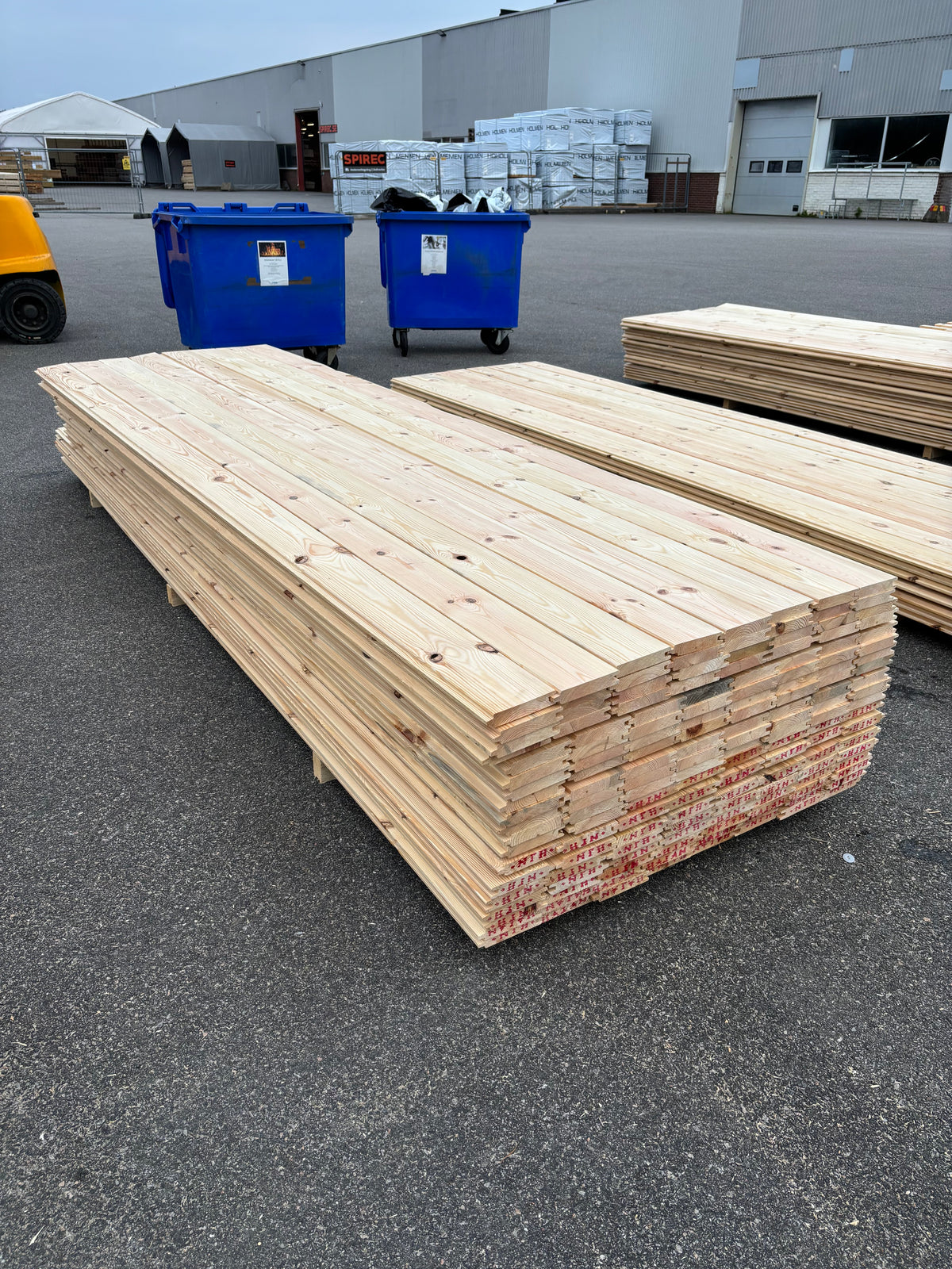 Paket Spontade Furu Brädor 27x145mm 3,60–3,90m – 144st (Andra Sortering)