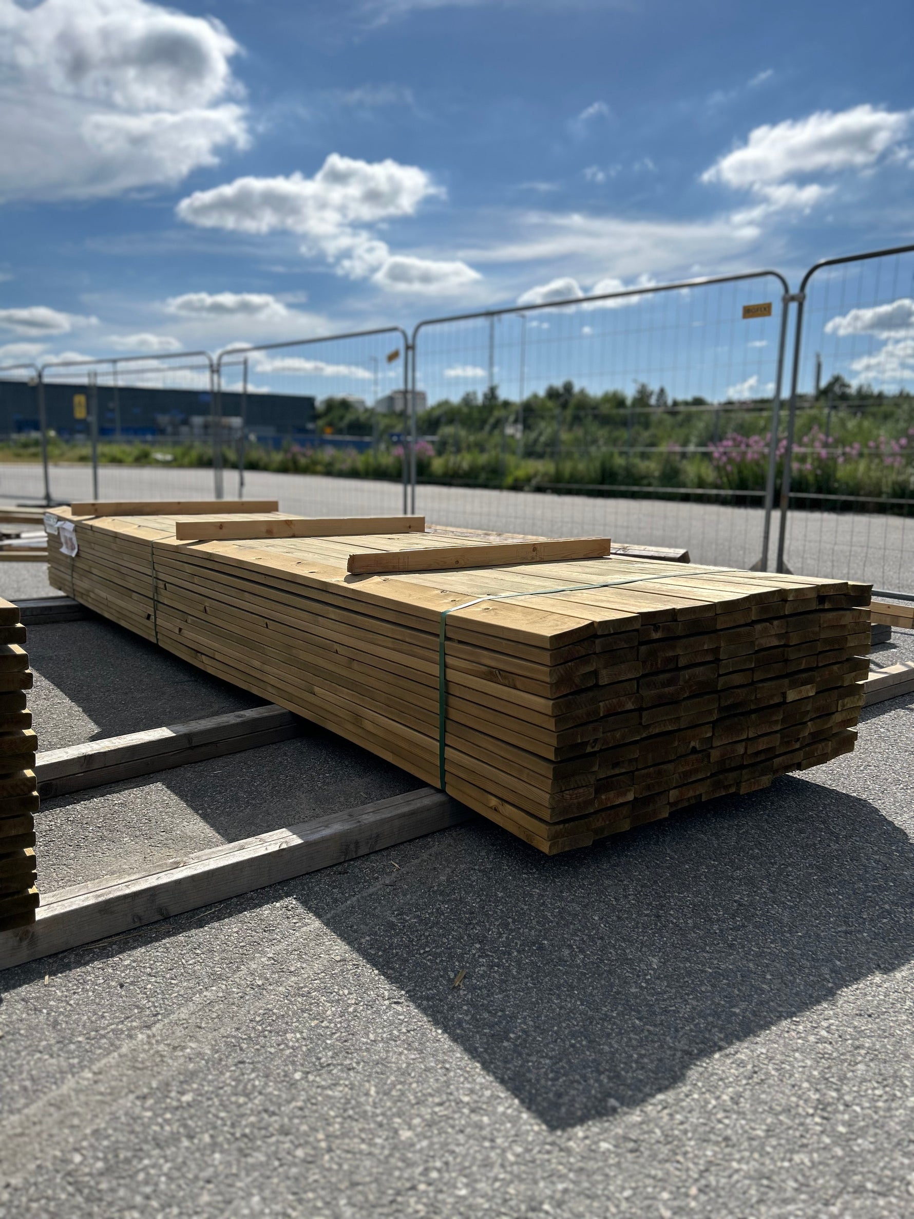 Paket Tryckimpregnerad Trall 28x120mm 3,90–4,20m 135st B-Sortering