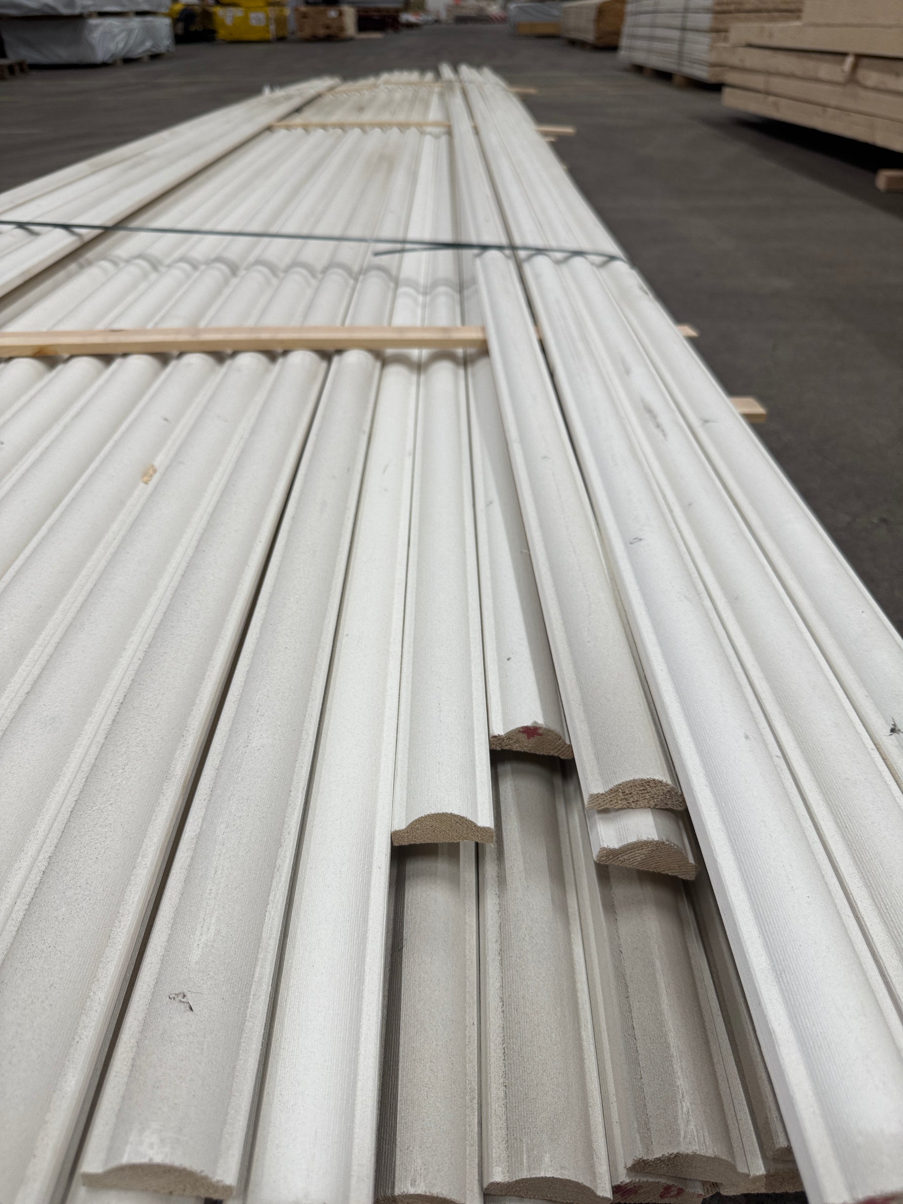 Paket Hattläkt Vitmålad 22x45mm 4,50m – 120 st