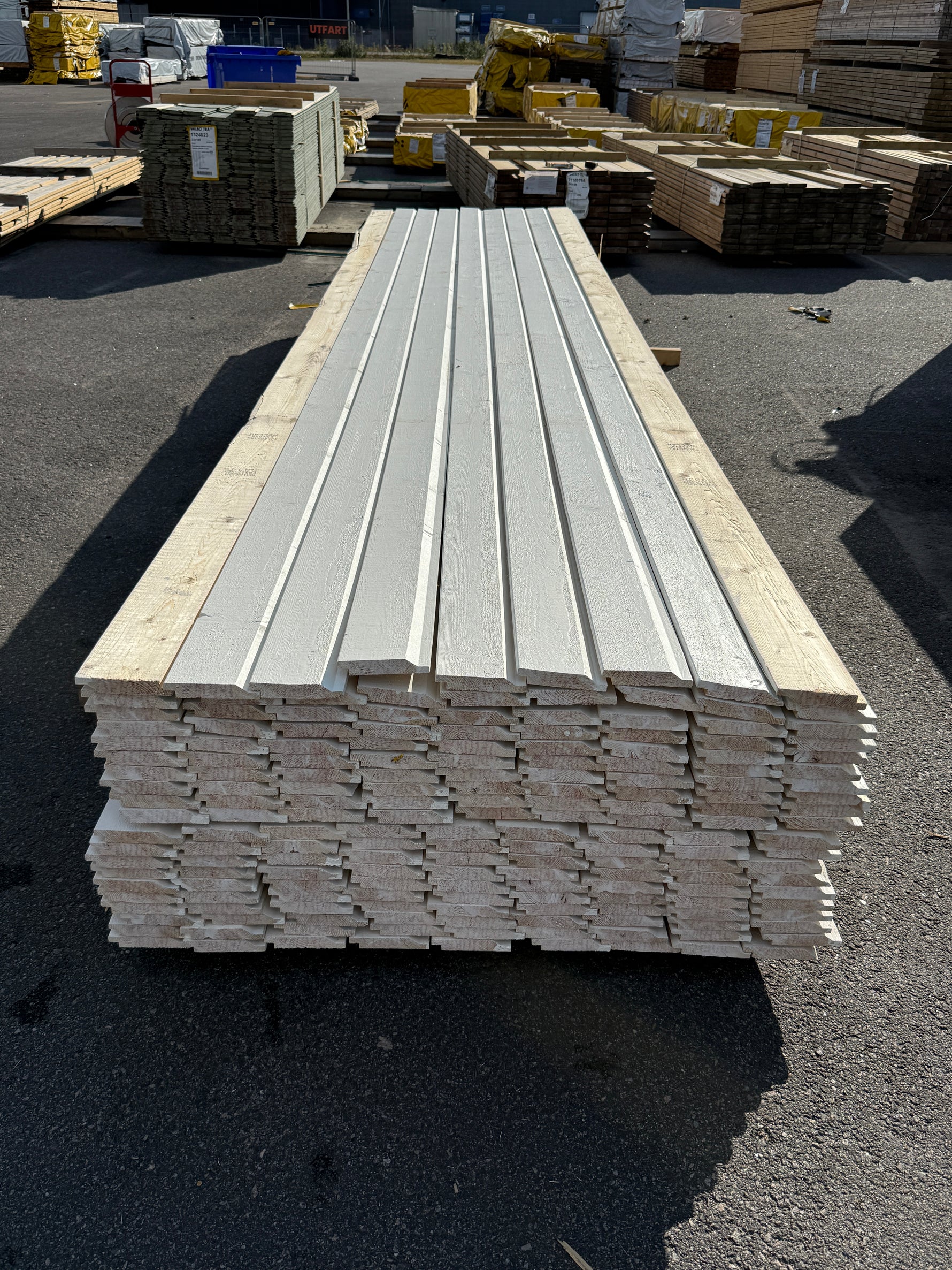 Paket Ytterpanel Enkelfas Halvspont 22×120mm 4,80m 180st Mellanstruken