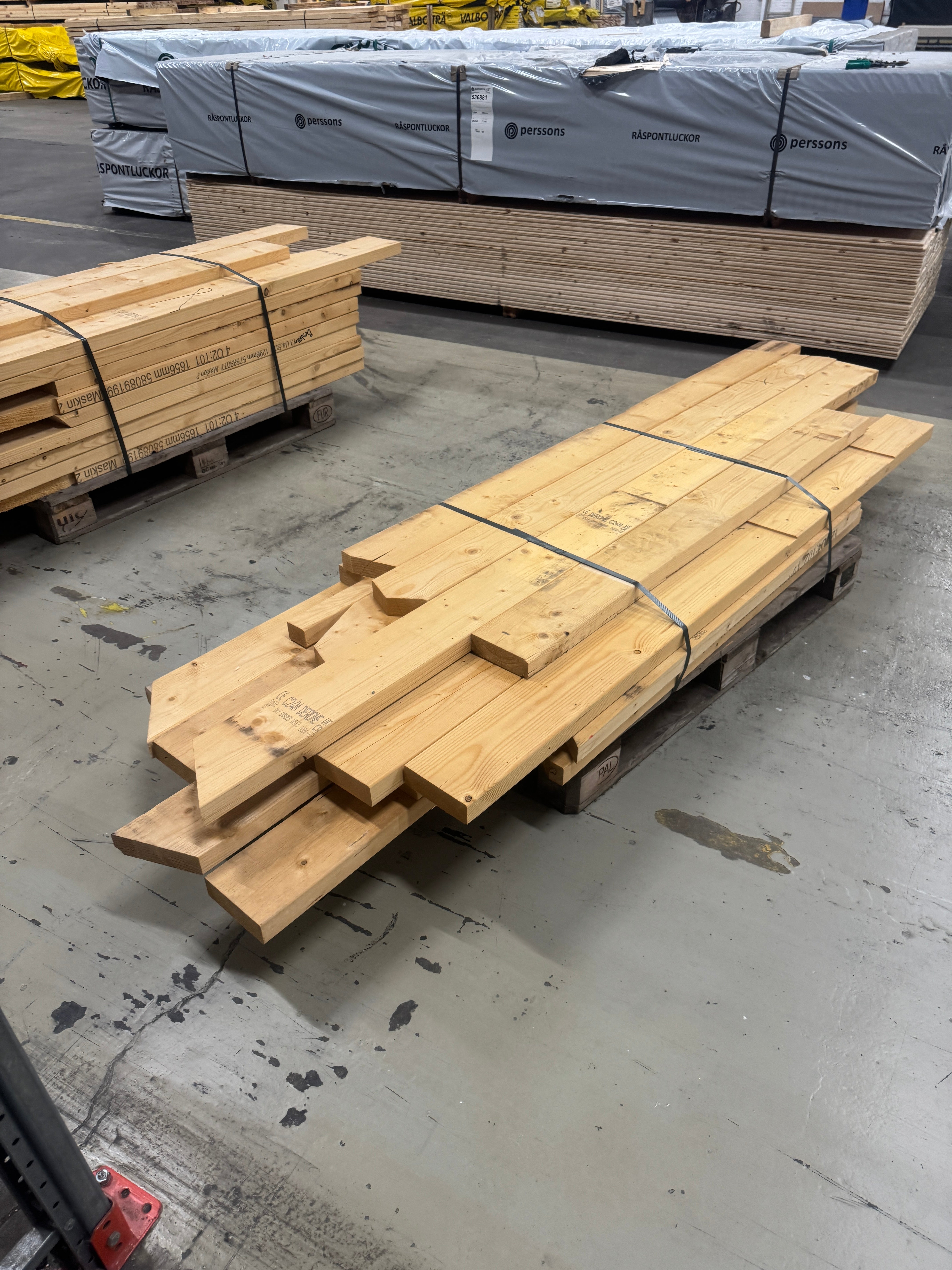 Paket Virke 45x145 – ca 19 st (1,80–2,60 m, Gran)