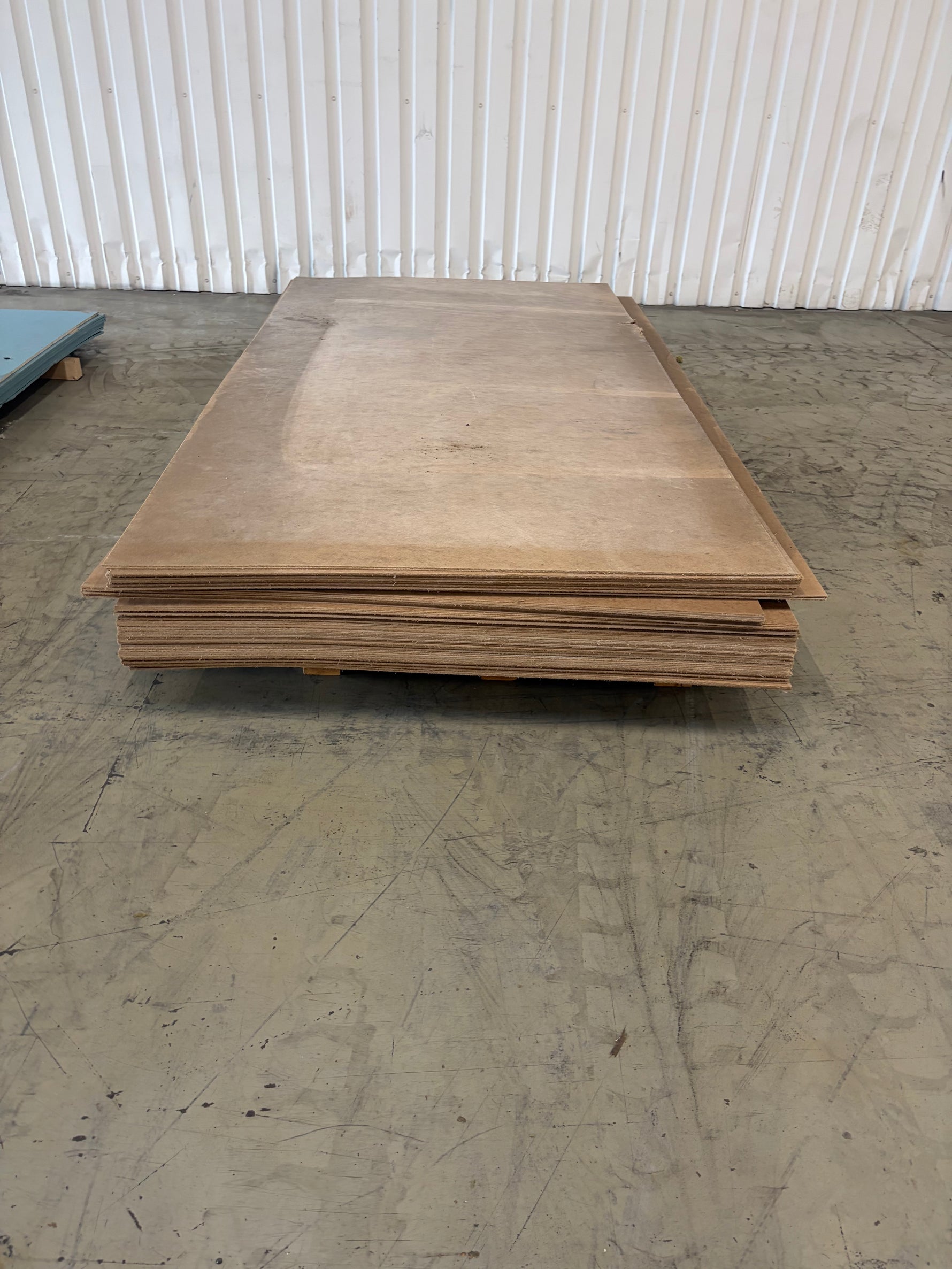 Pall Masonitskivor 2440x1220x3mm – ca 65st