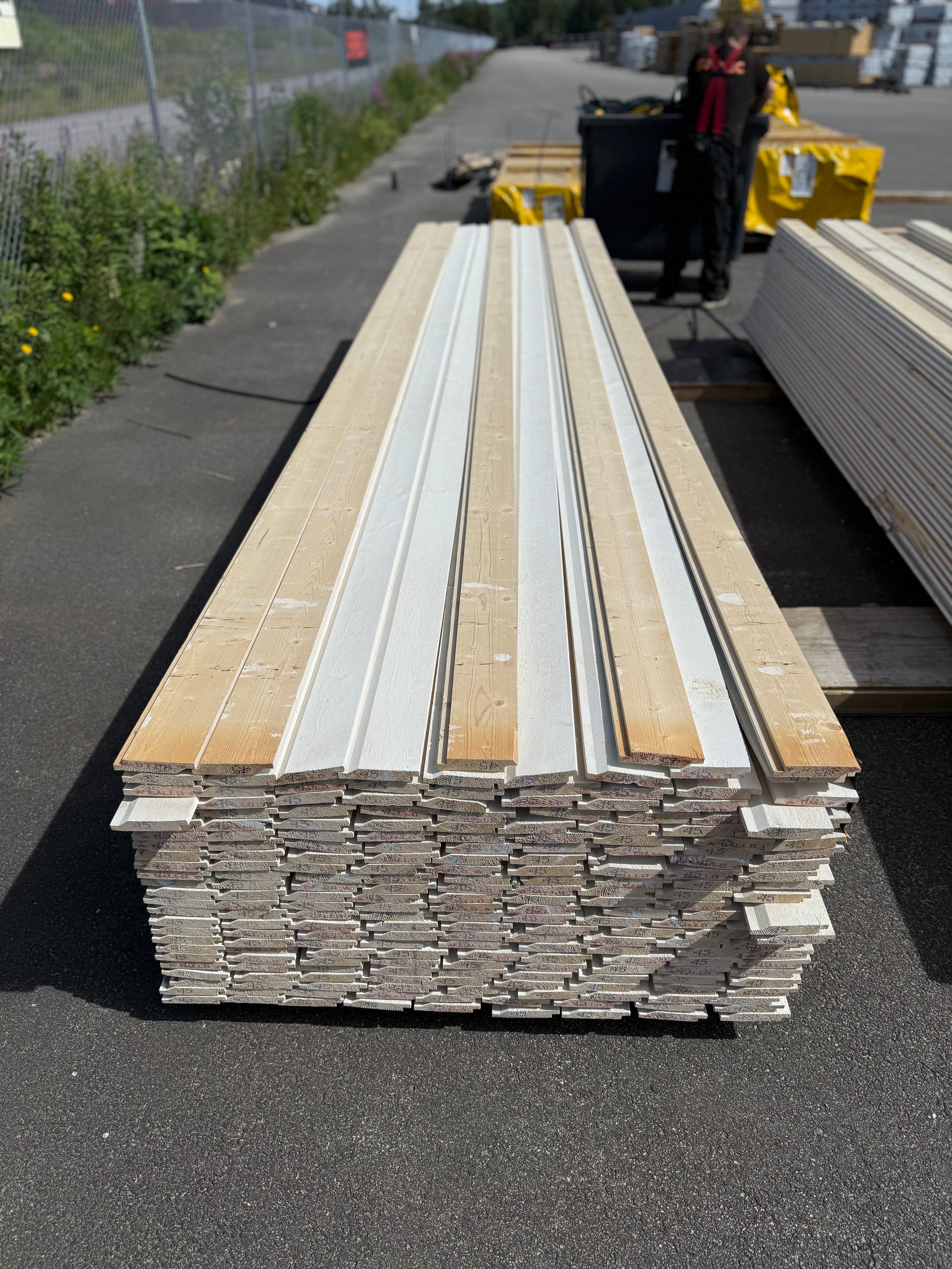 Paket Ytterpanel Enkelfas Halvspont 22x120mm, 221st 4.50m Grundmålad